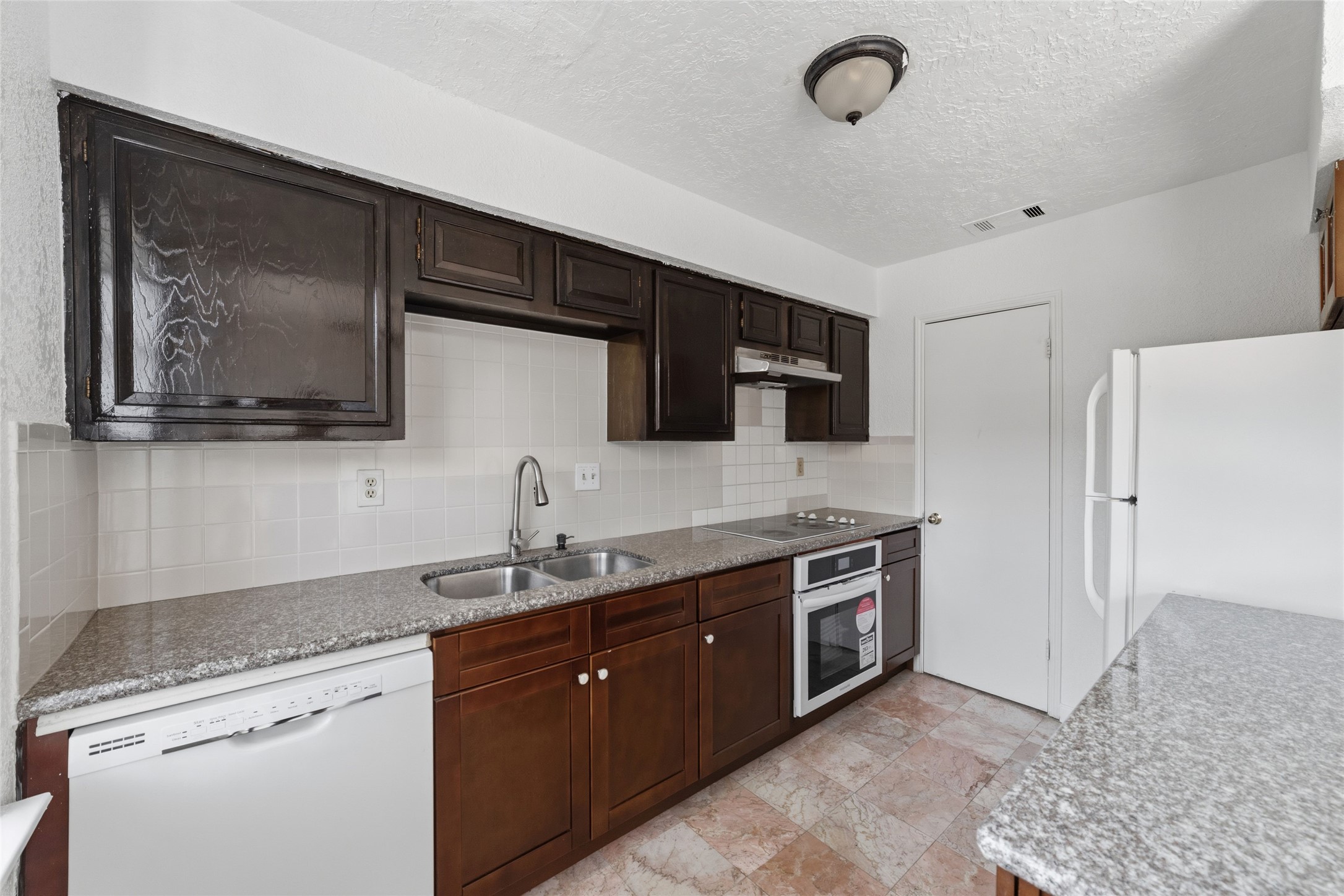 7700 Creekbend Drive, #70, Houston, TX 77071