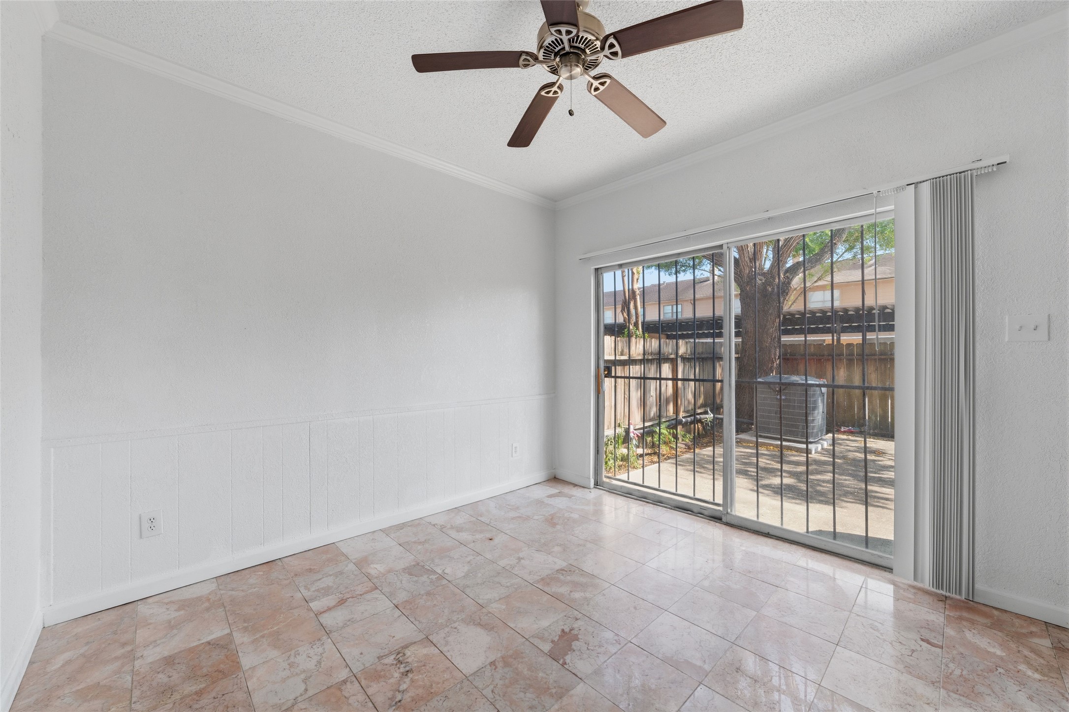 7700 Creekbend Drive, #70, Houston, TX 77071