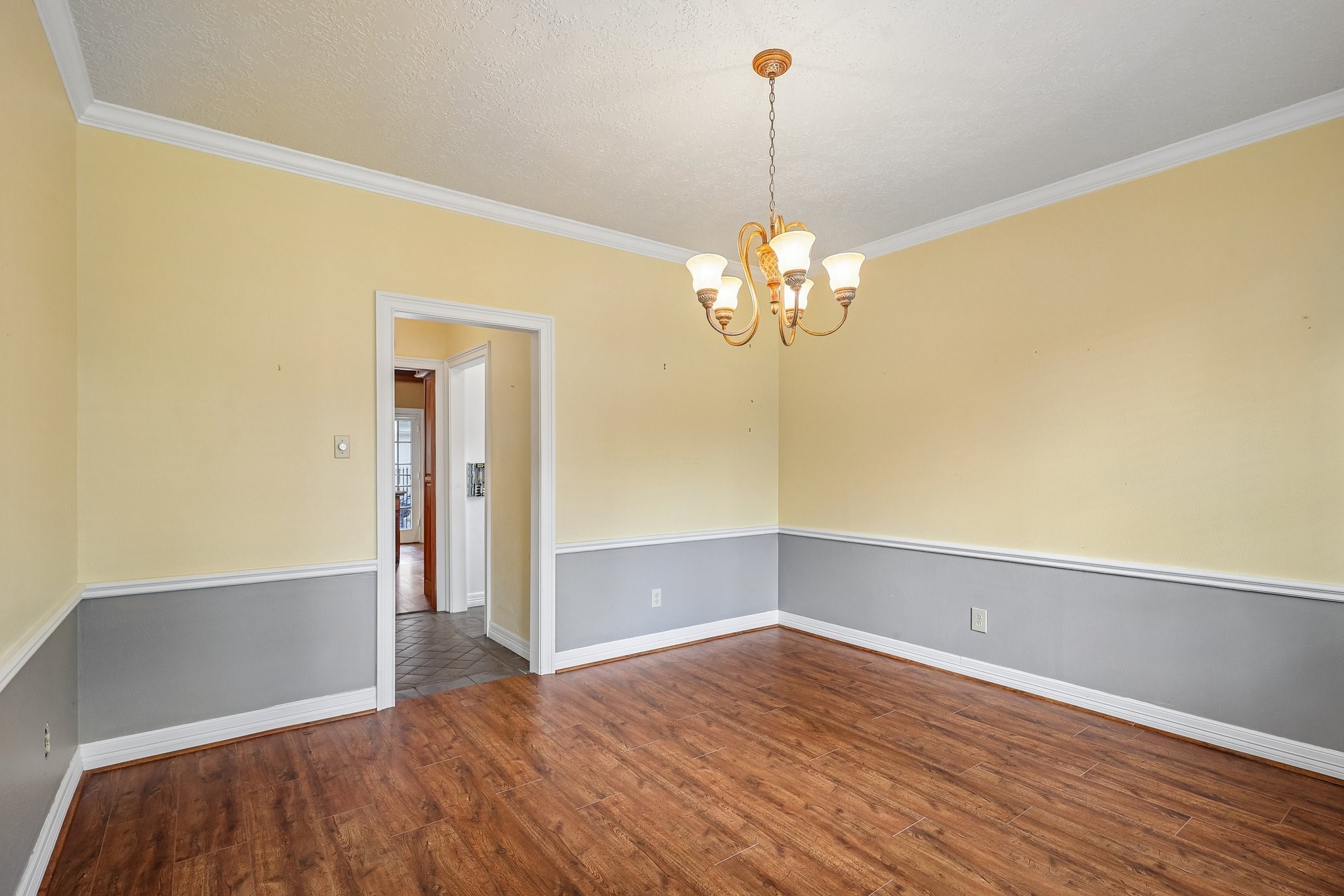 907 Remington Court, Friendswood, TX 77546