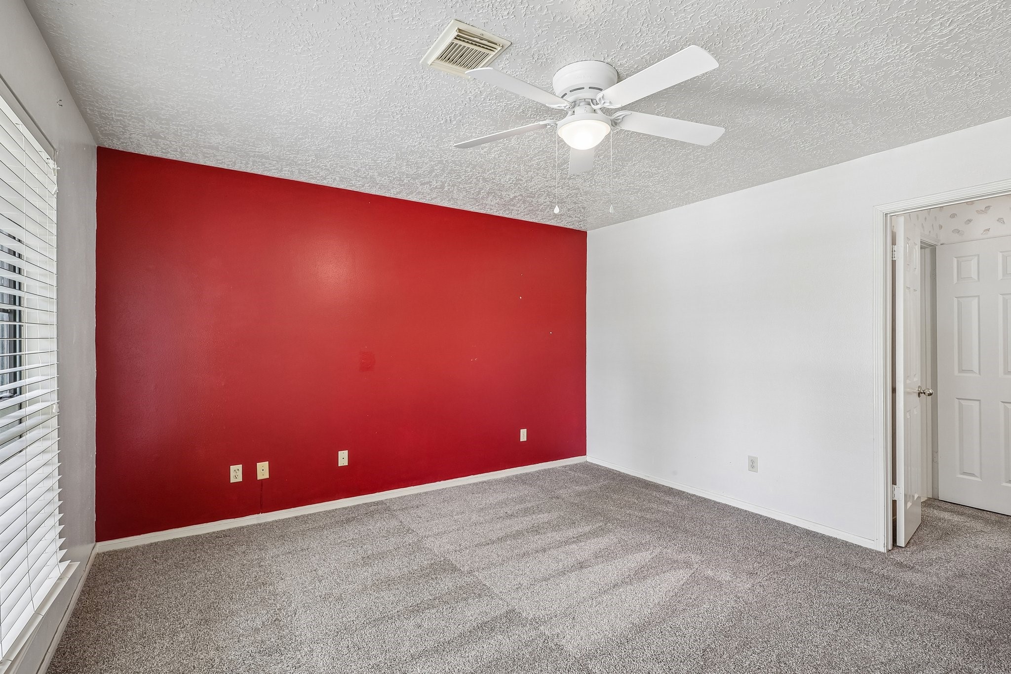 907 Remington Court, Friendswood, TX 77546
