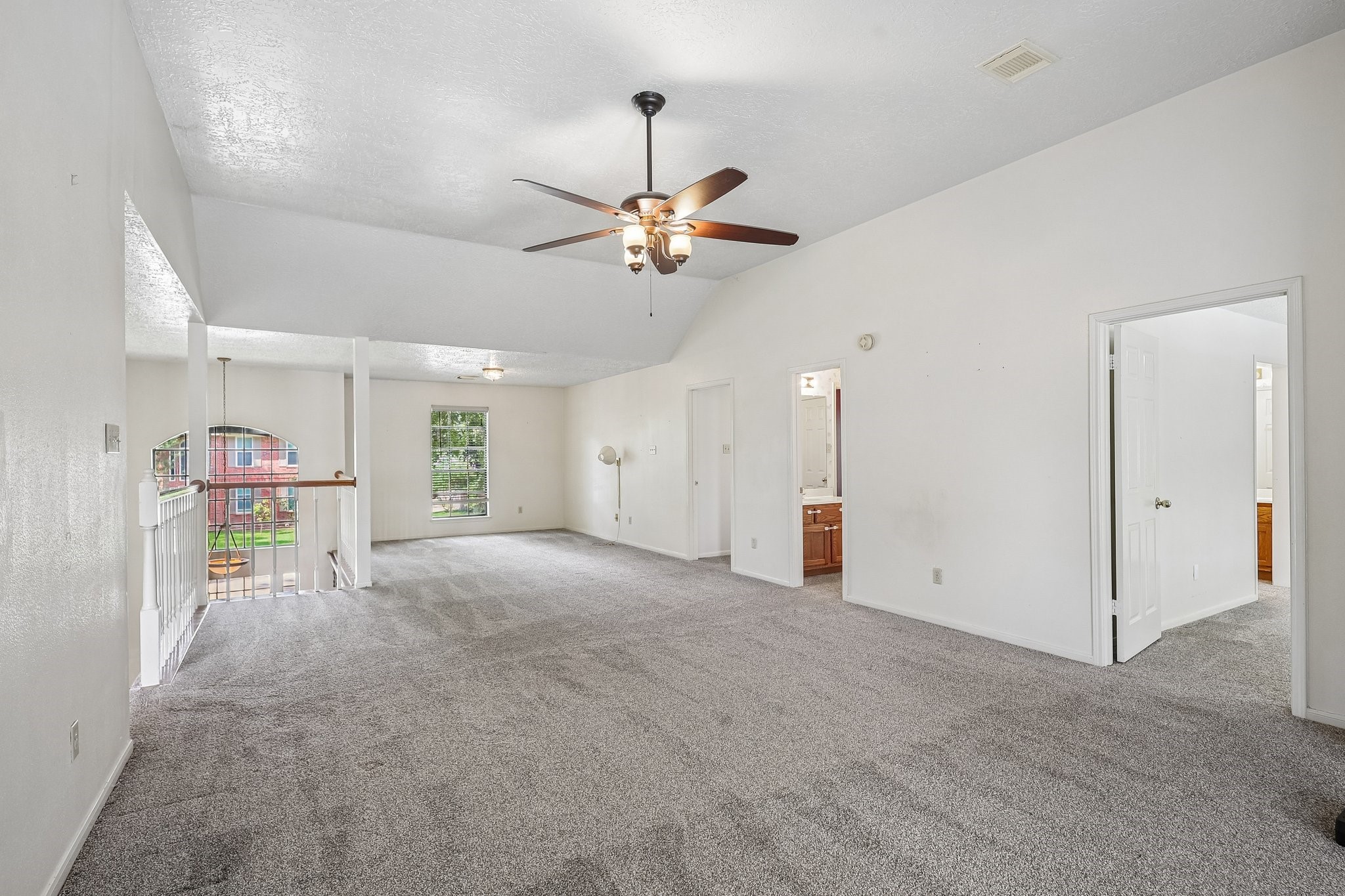 907 Remington Court, Friendswood, TX 77546