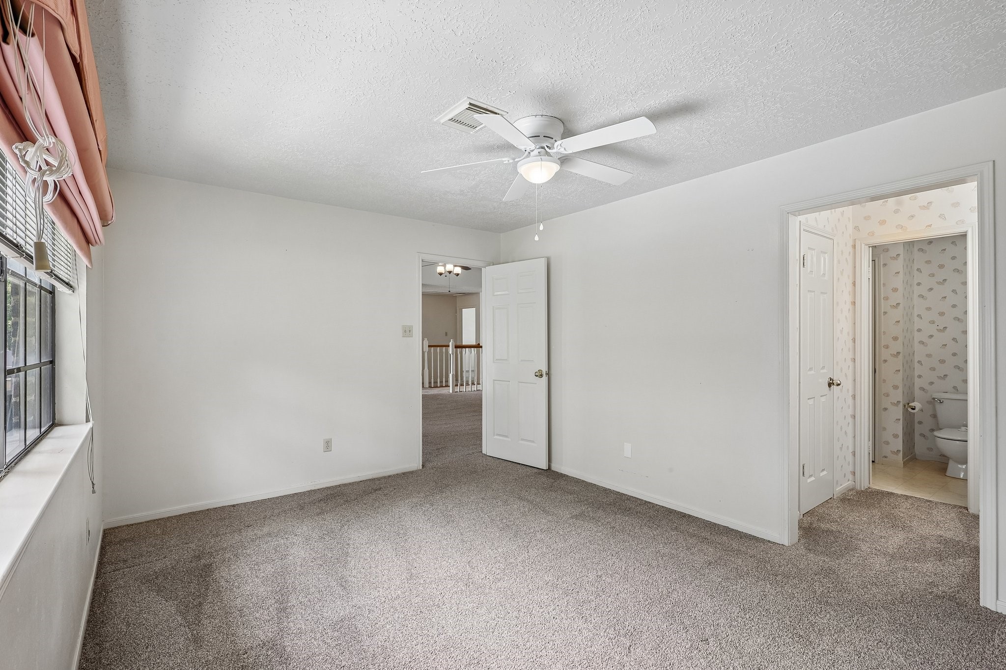 907 Remington Court, Friendswood, TX 77546