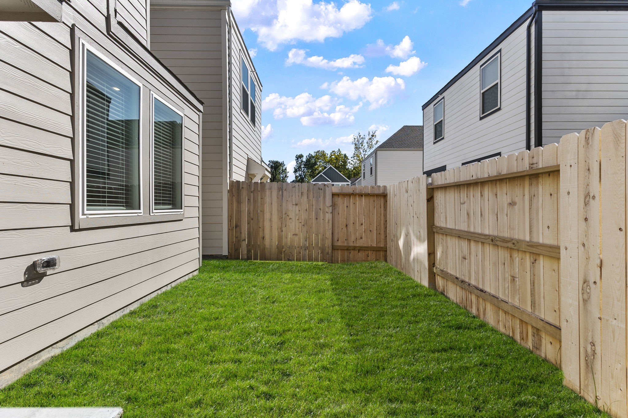 5813 Burt Street, Houston, TX 77091