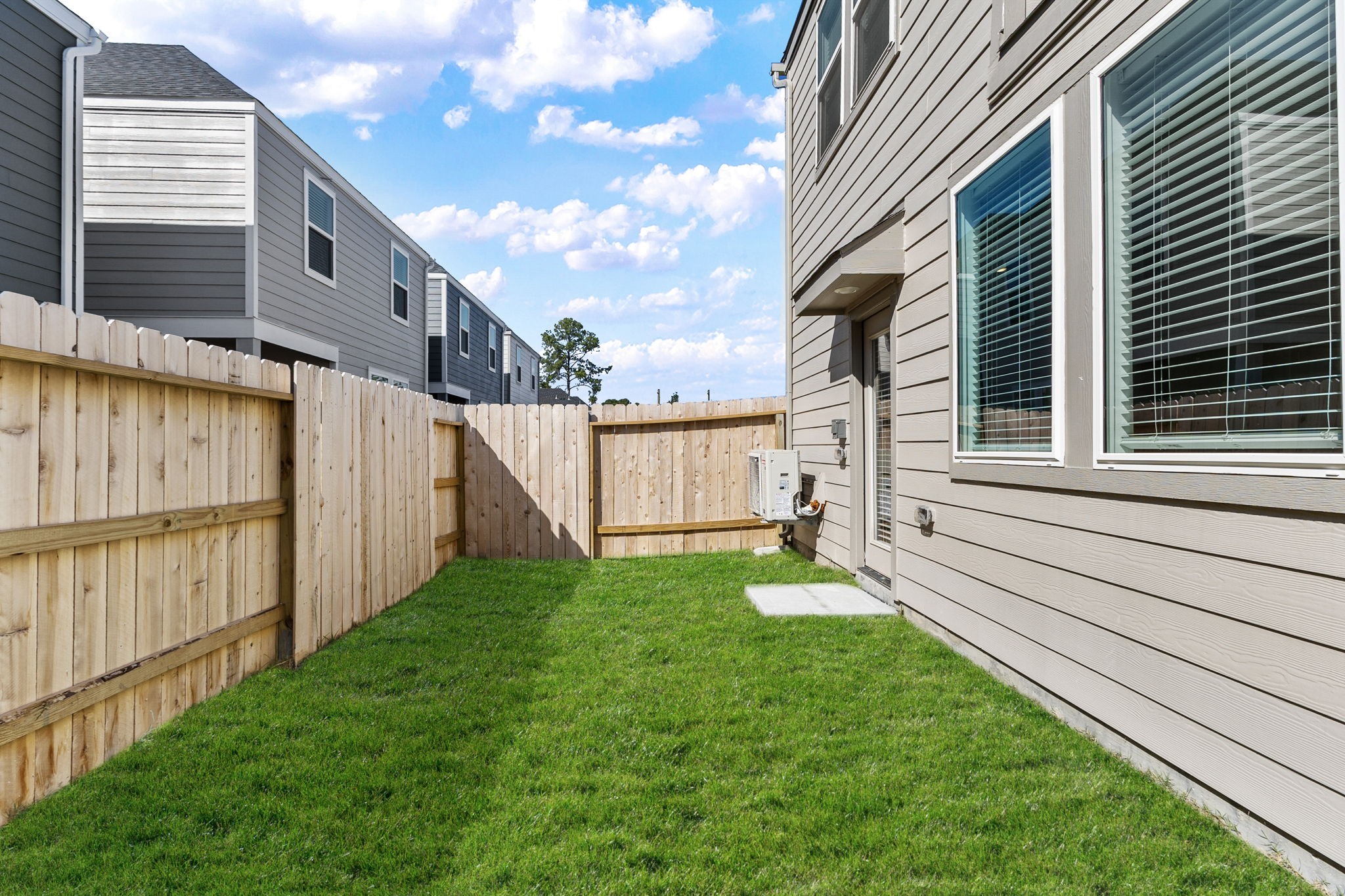 5813 Burt Street, Houston, TX 77091