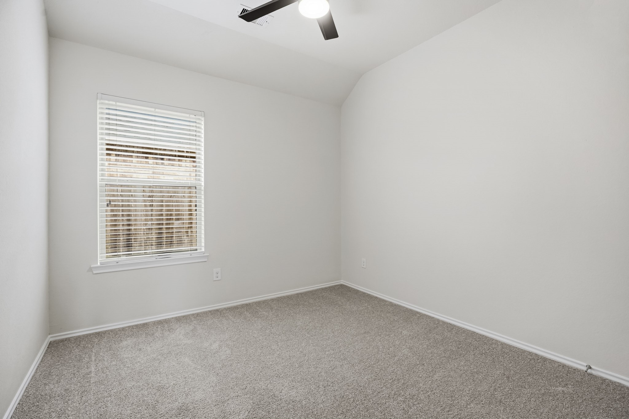 516 Fieldhaven Court, La Marque, TX 77568