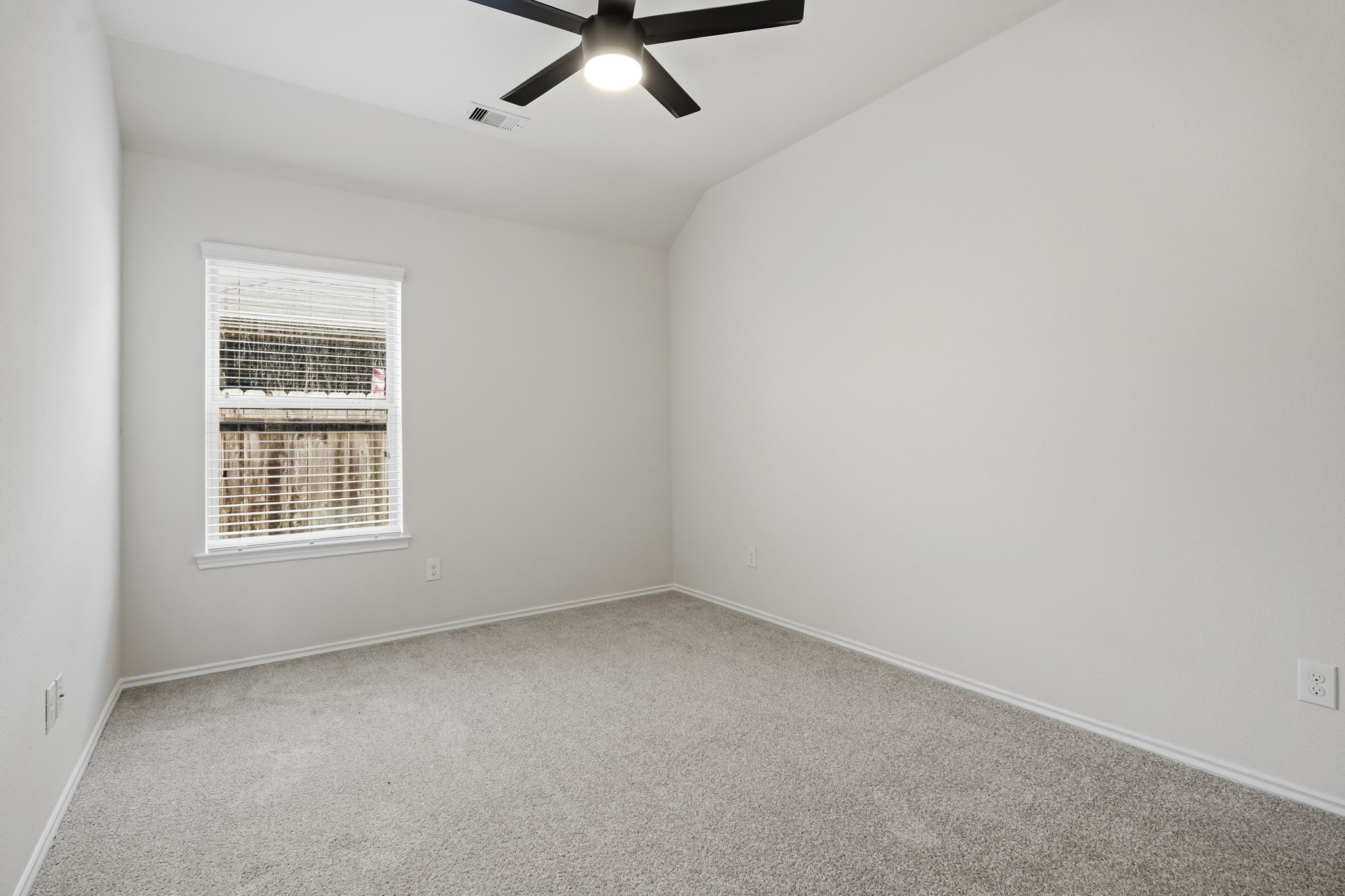 516 Fieldhaven Court, La Marque, TX 77568
