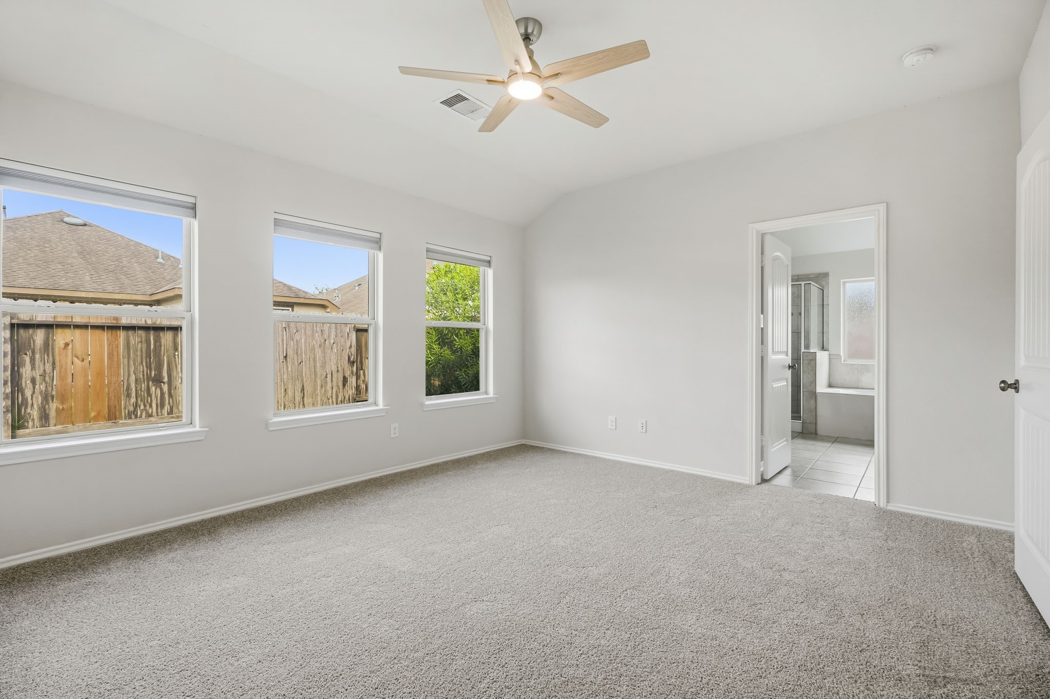 516 Fieldhaven Court, La Marque, TX 77568