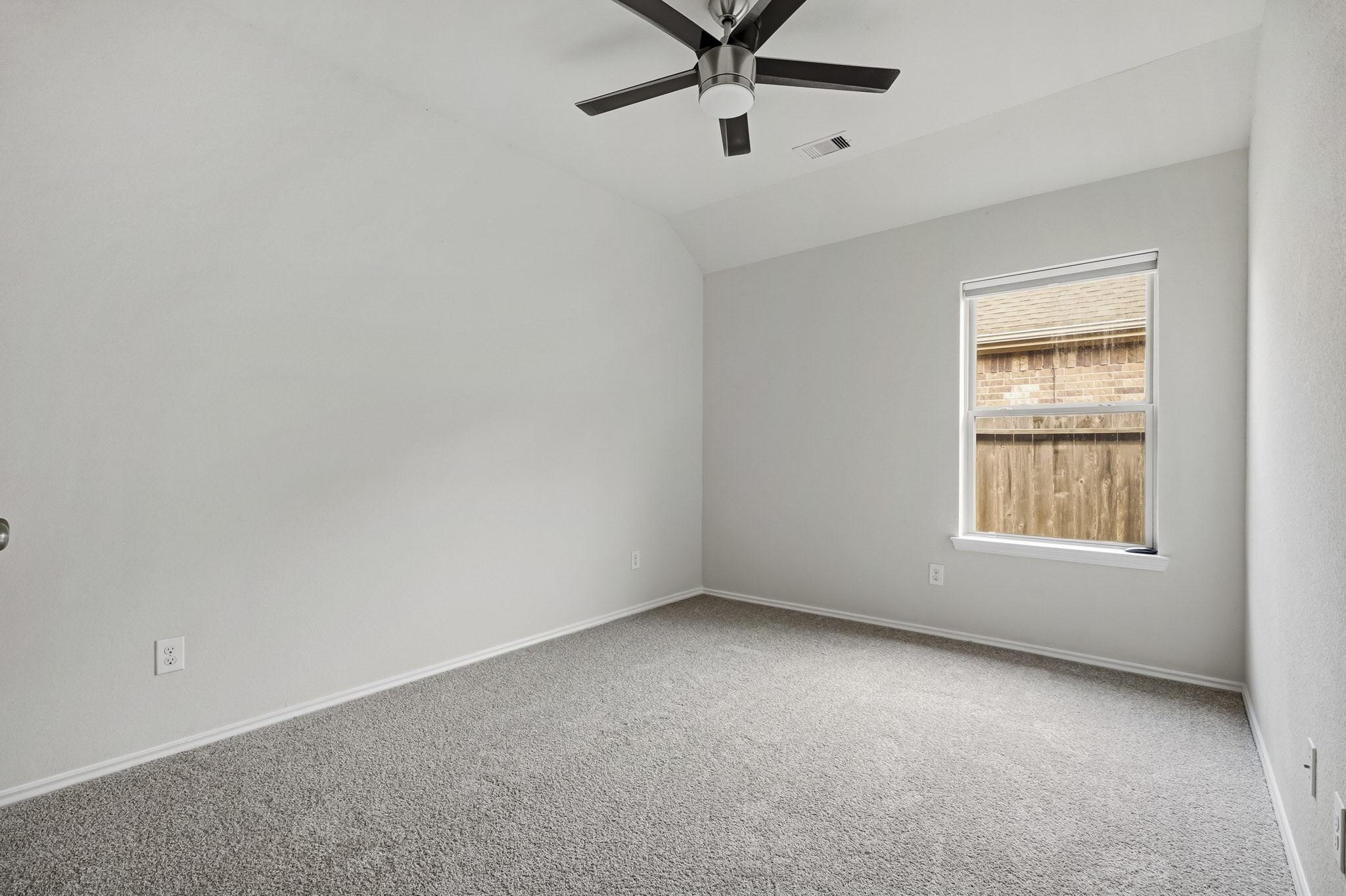 516 Fieldhaven Court, La Marque, TX 77568