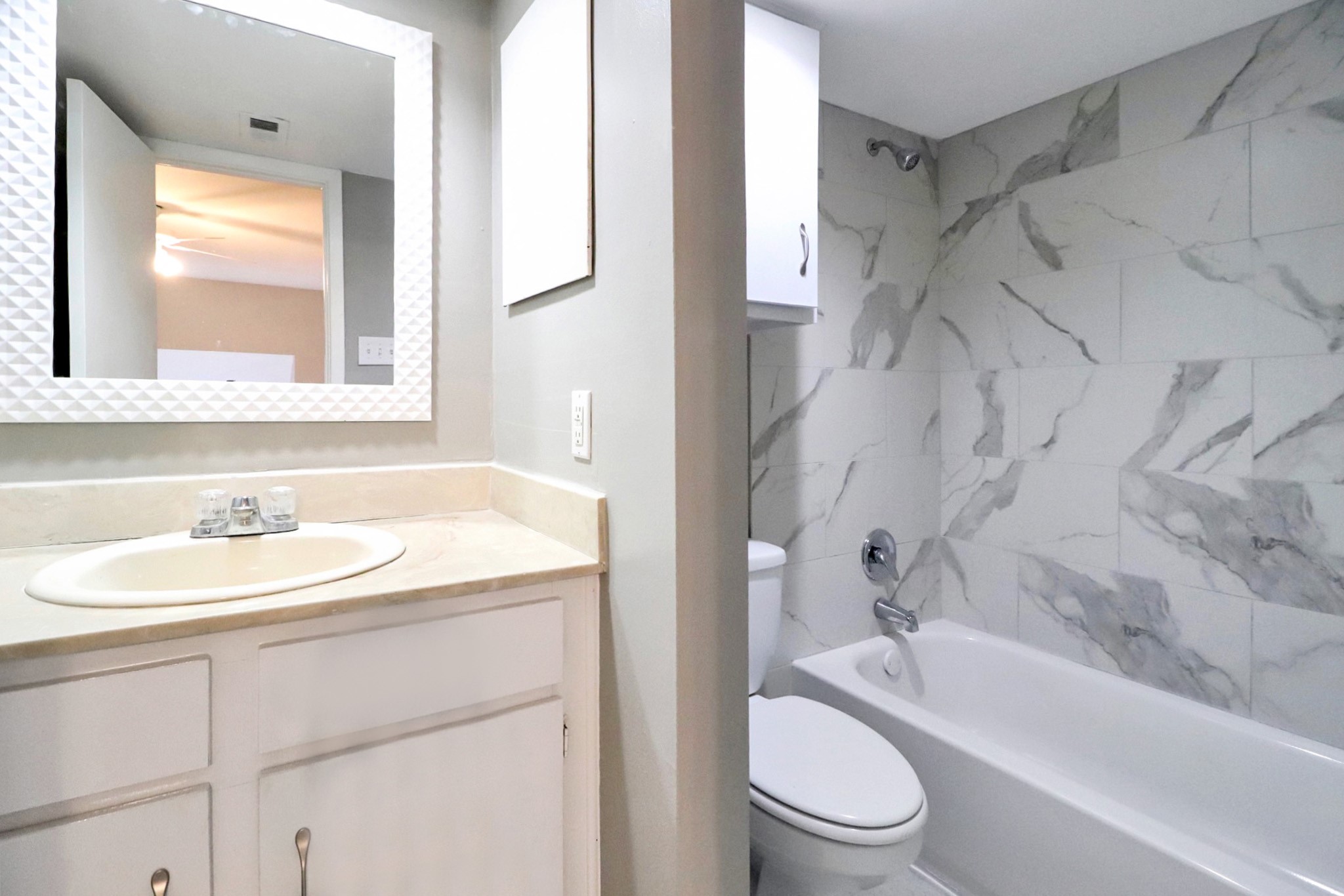 5929 Queensloch Drive, #127, Houston, TX 77096