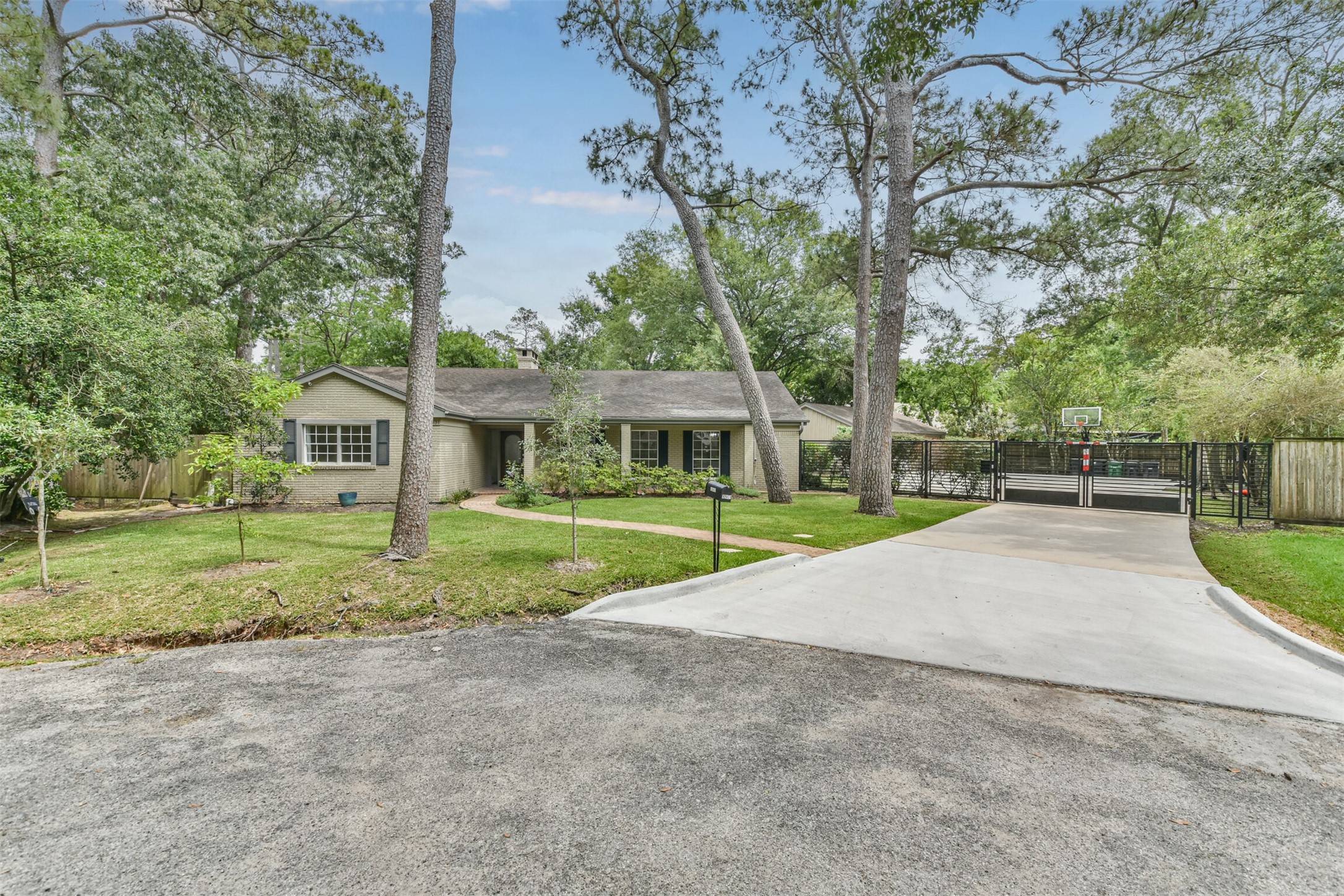 XL DRIVEWAY