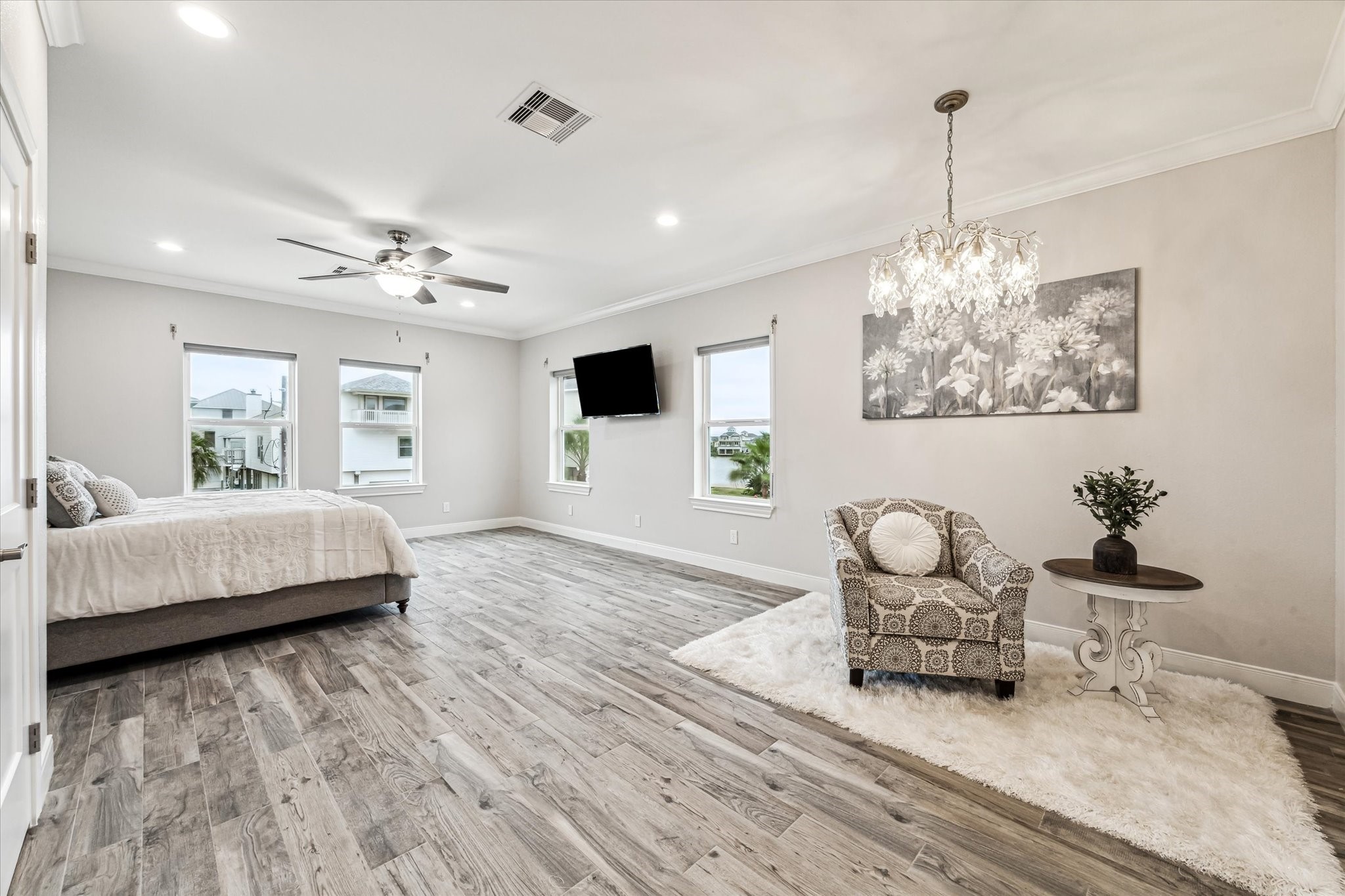 430 Amanda Circle, Tiki Island, TX 77554