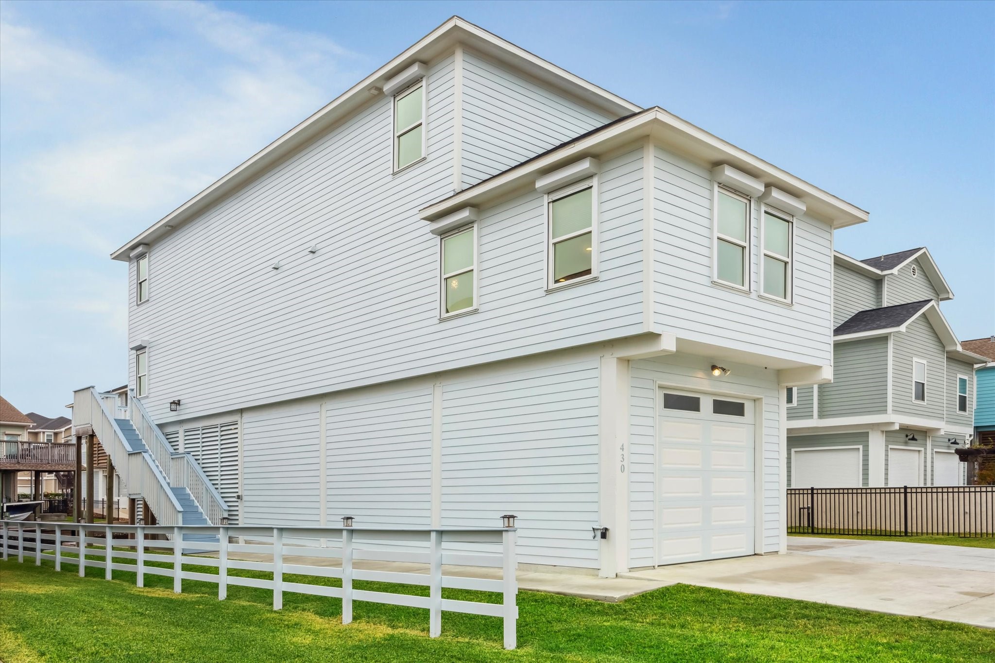 430 Amanda Circle, Tiki Island, TX 77554