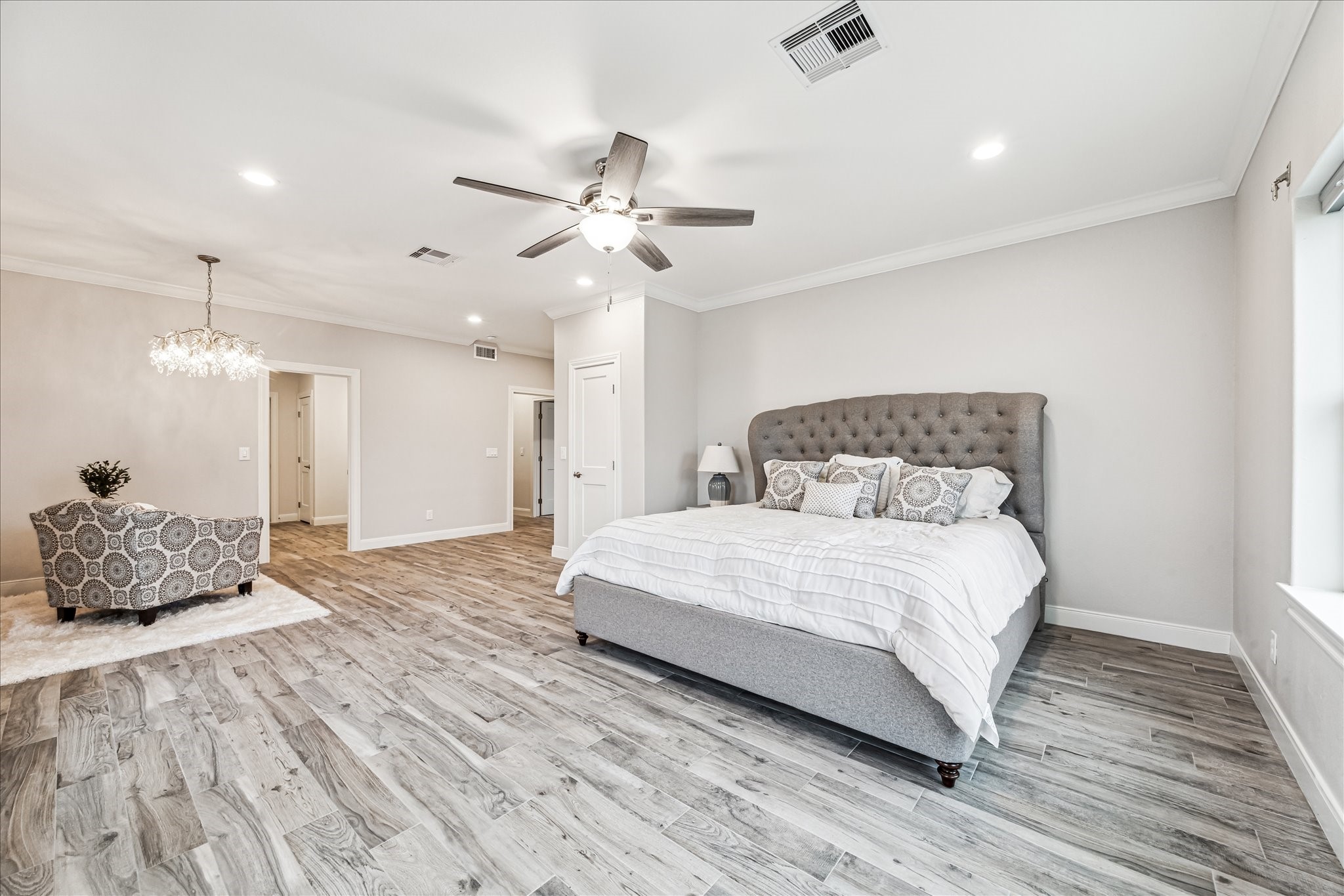 430 Amanda Circle, Tiki Island, TX 77554