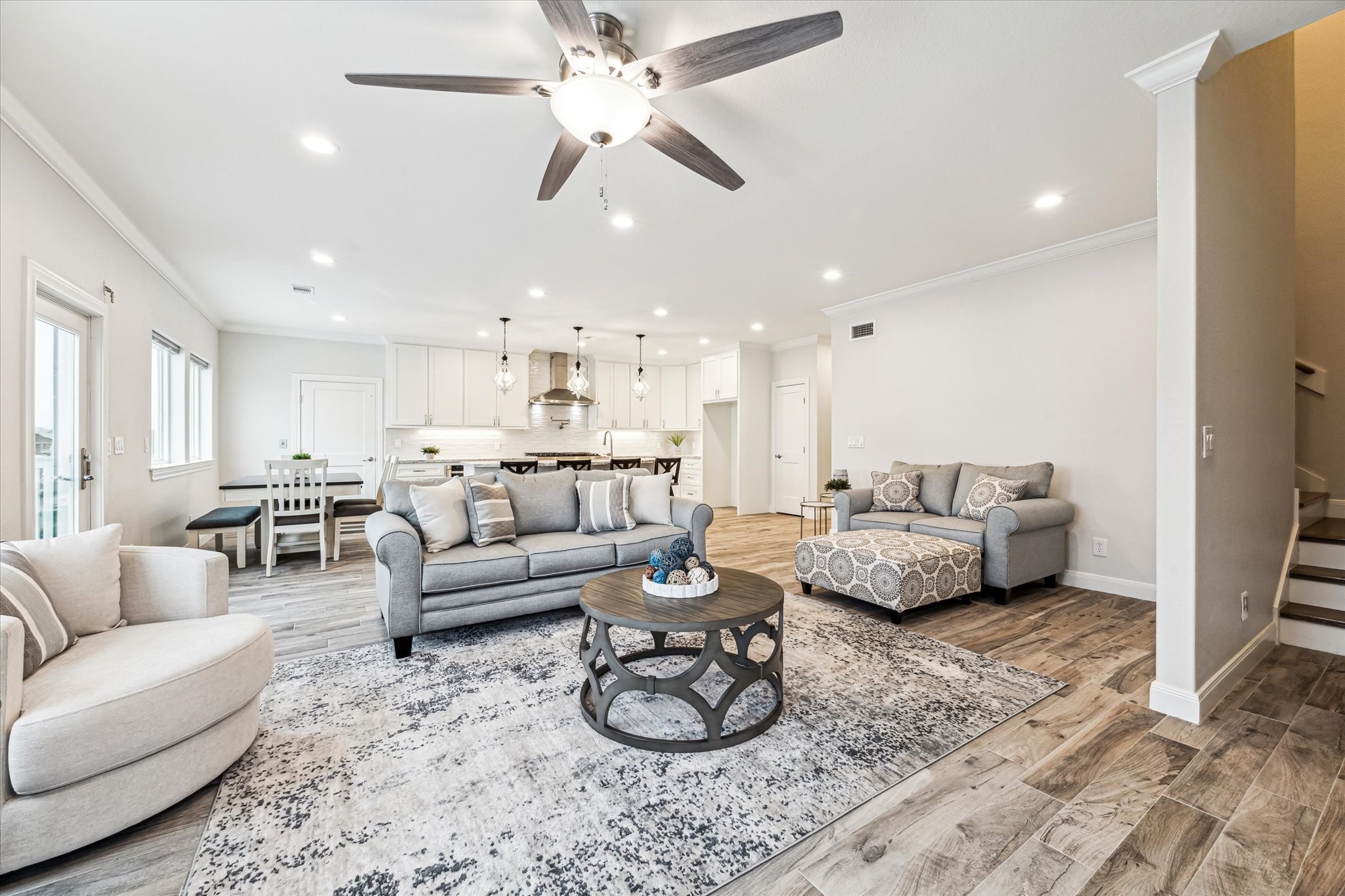 430 Amanda Circle, Tiki Island, TX 77554