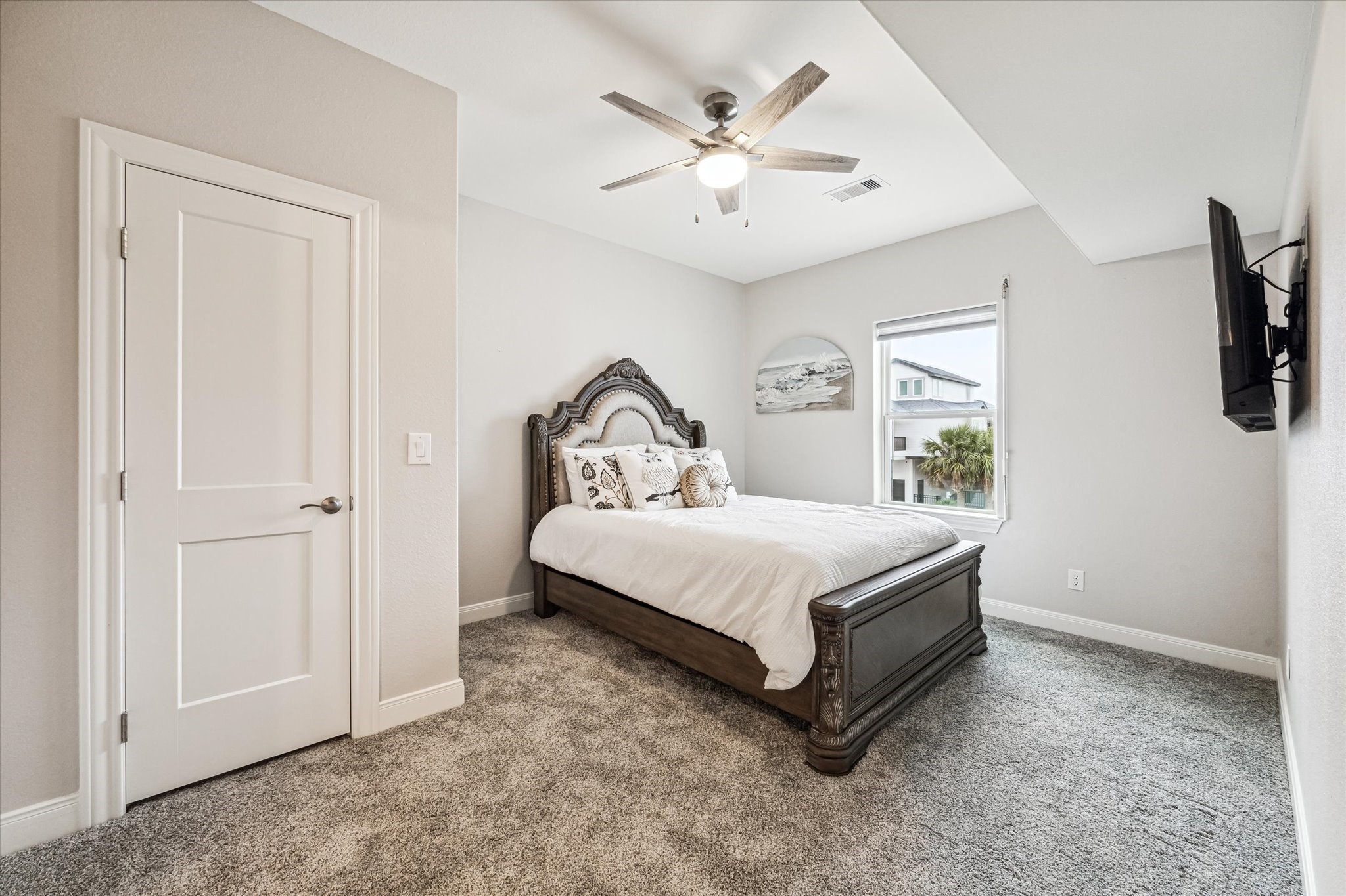 430 Amanda Circle, Tiki Island, TX 77554