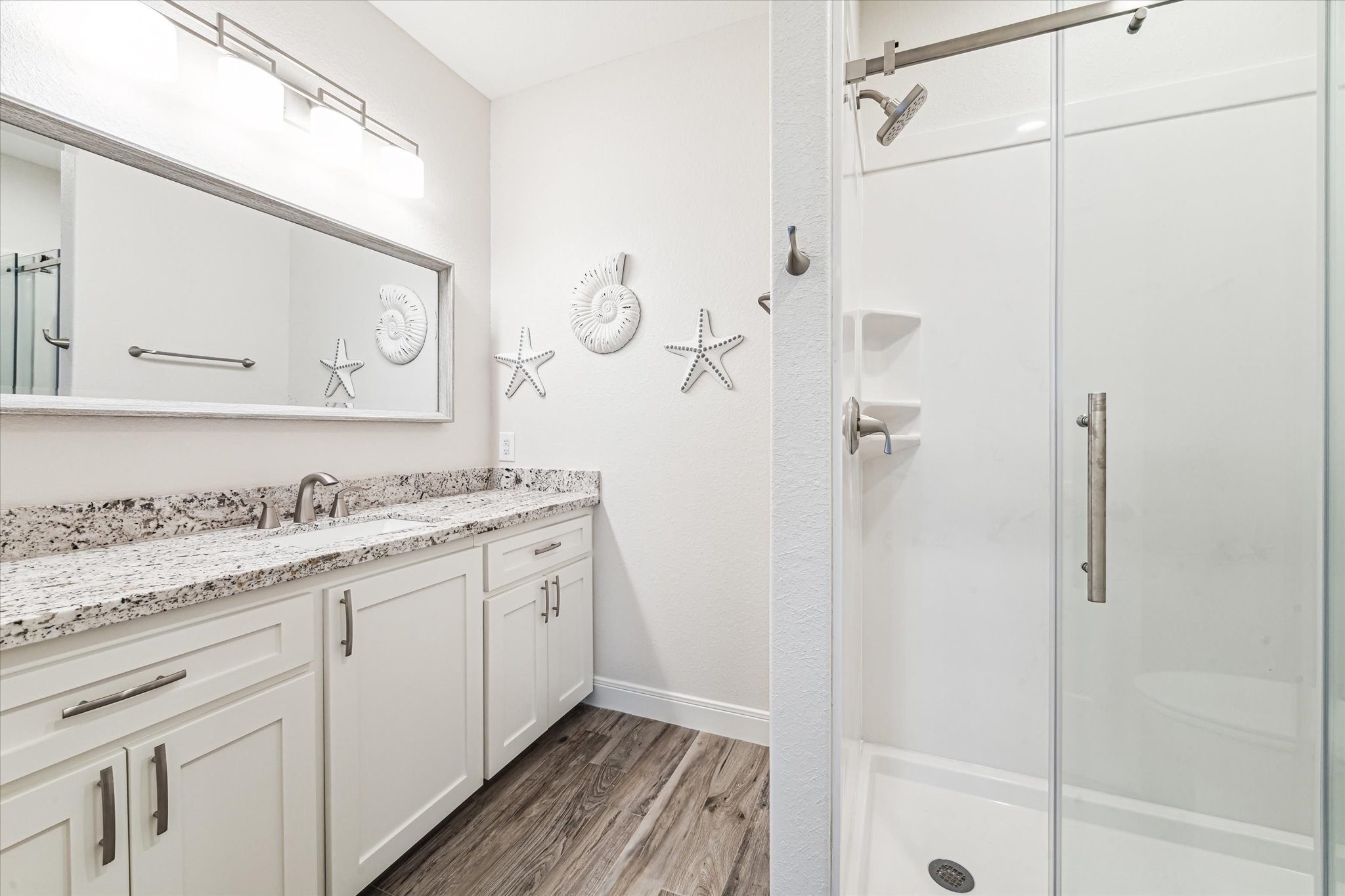 430 Amanda Circle, Tiki Island, TX 77554