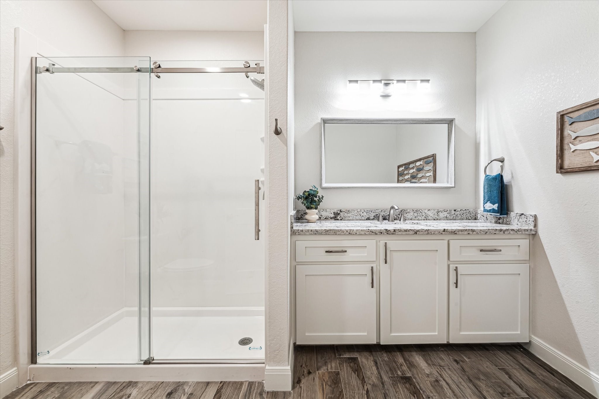 430 Amanda Circle, Tiki Island, TX 77554