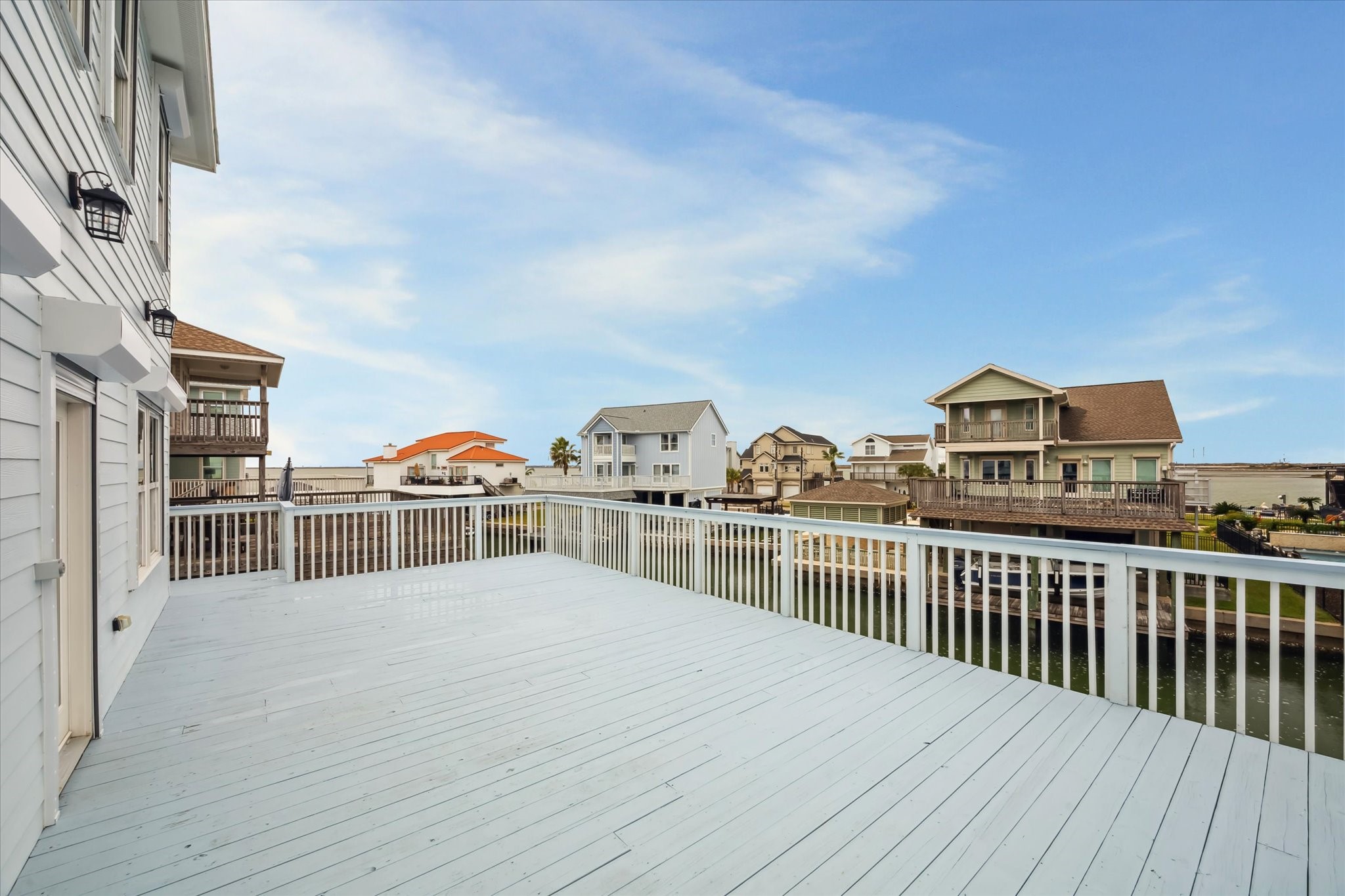 430 Amanda Circle, Tiki Island, TX 77554