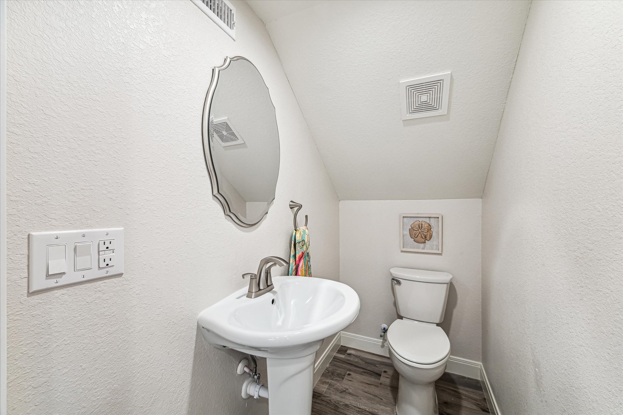 430 Amanda Circle, Tiki Island, TX 77554