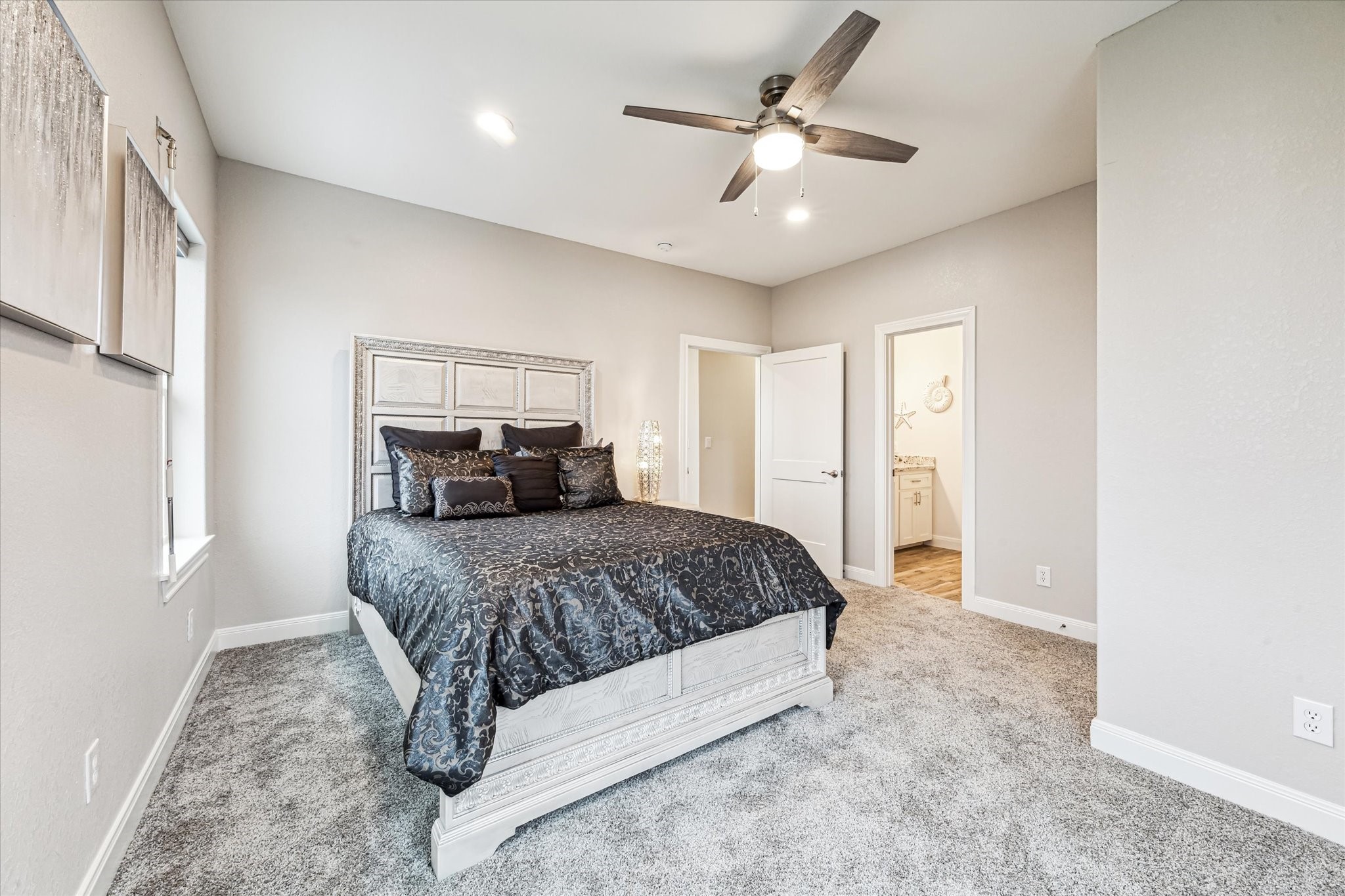 430 Amanda Circle, Tiki Island, TX 77554