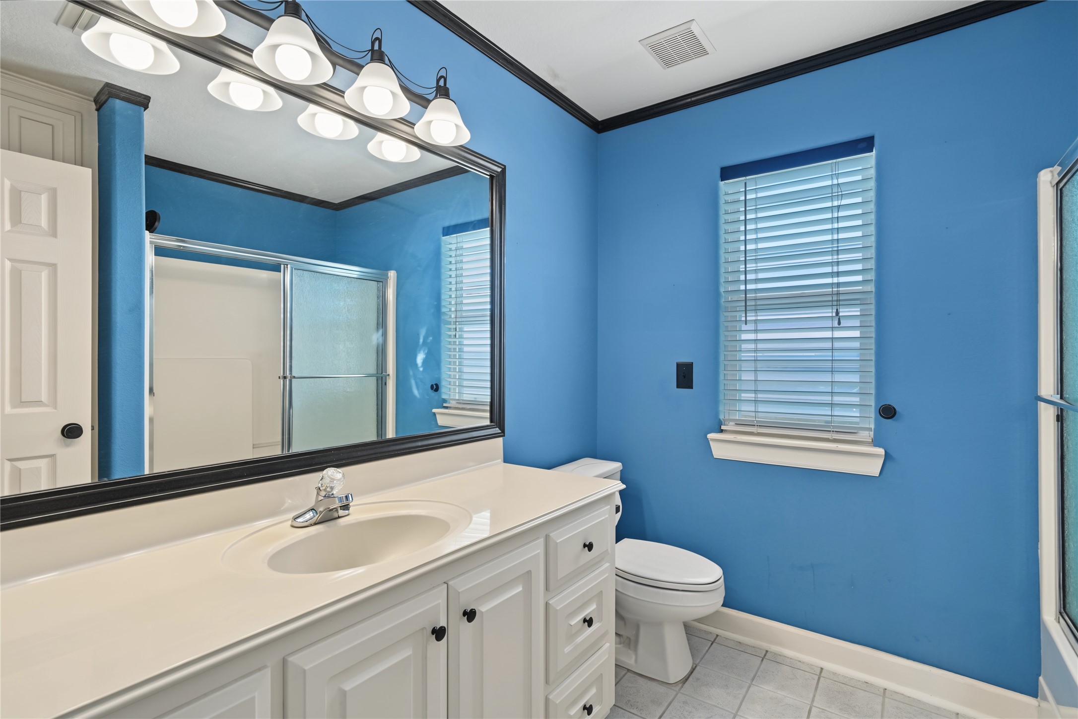 49 N Omega Street, La Marque, TX 77568