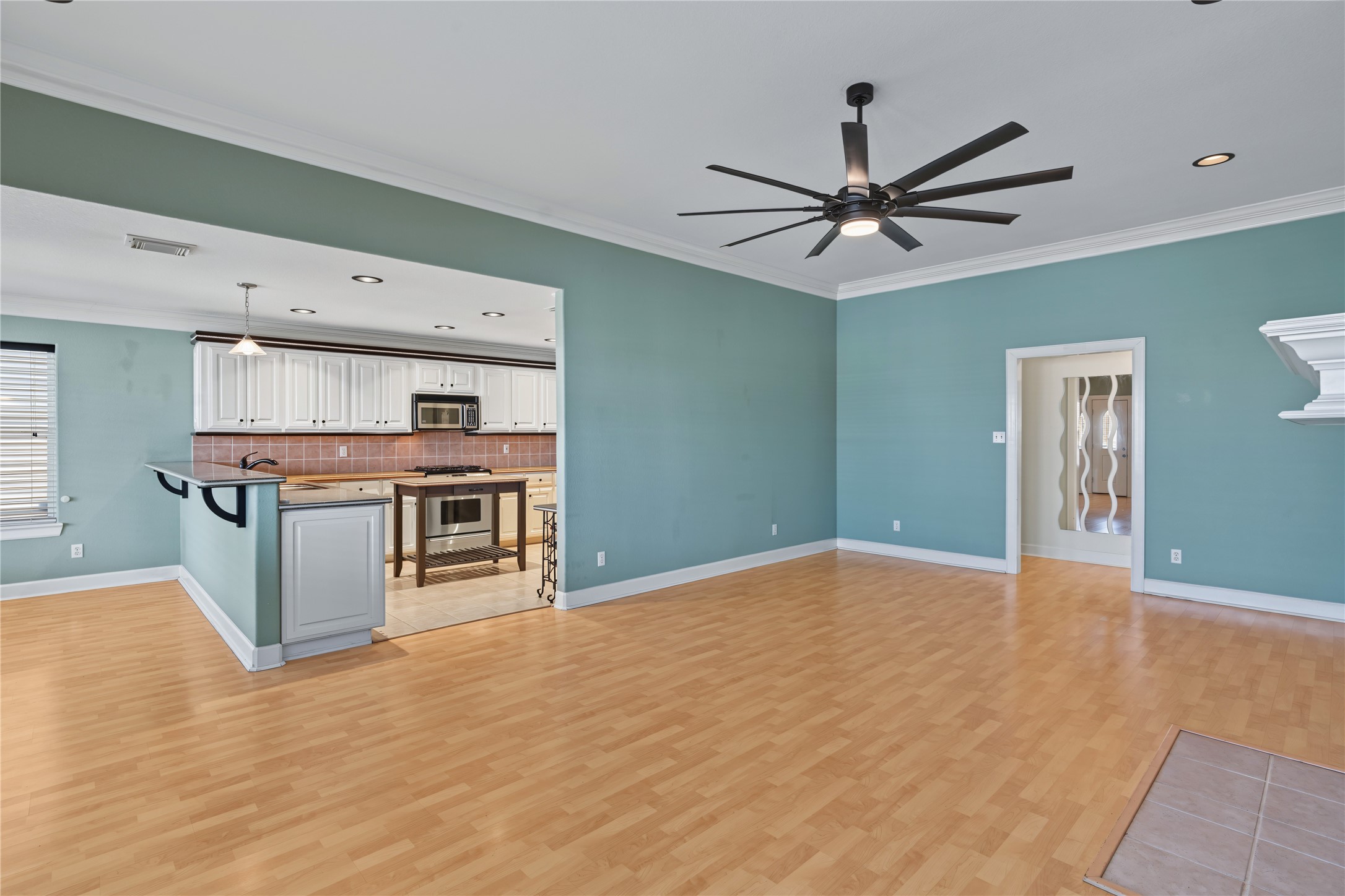 49 N Omega Street, La Marque, TX 77568 49 N Omega Street, La Marque, TX 77568