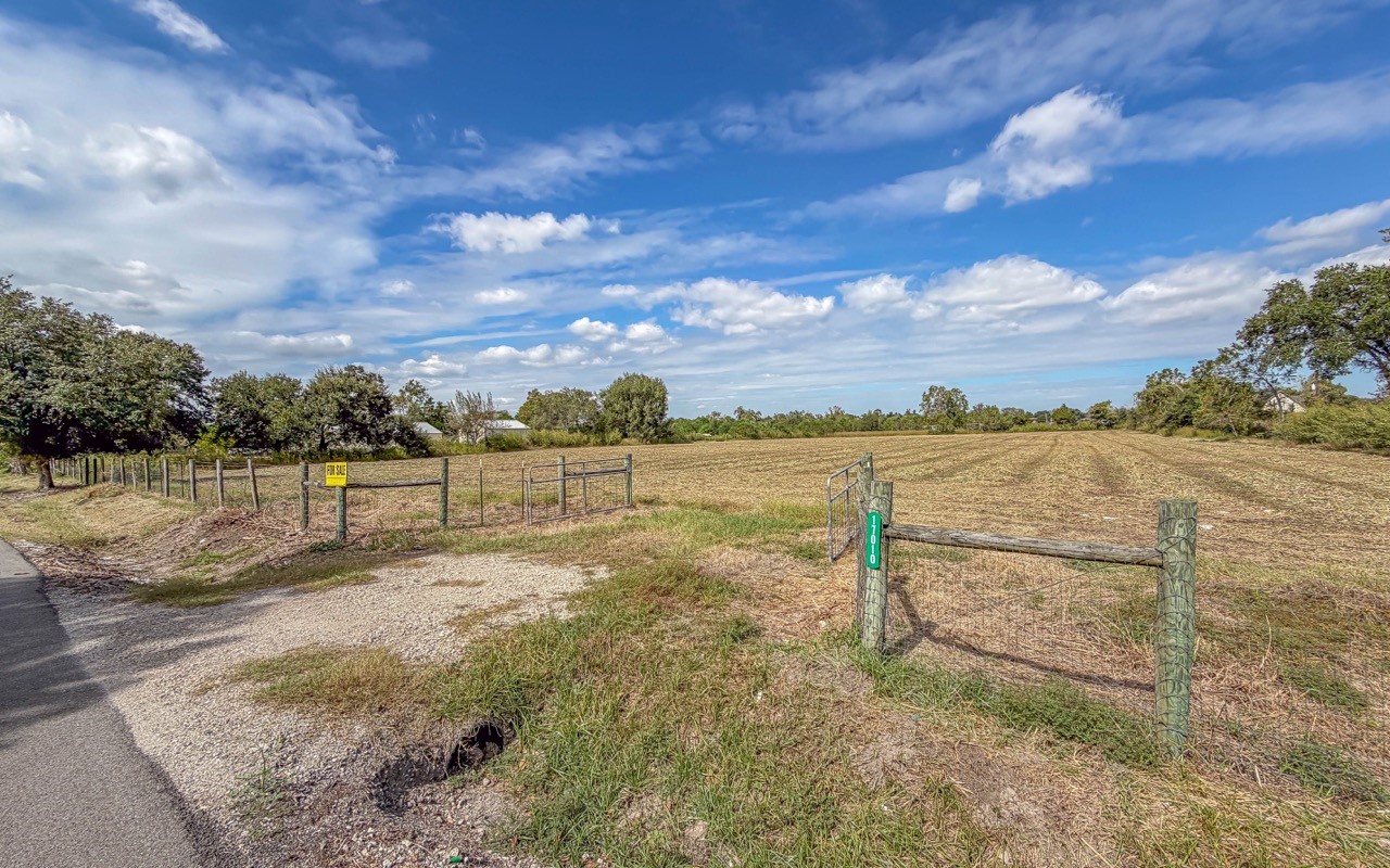 0 fir Road, Alvin, TX 77511