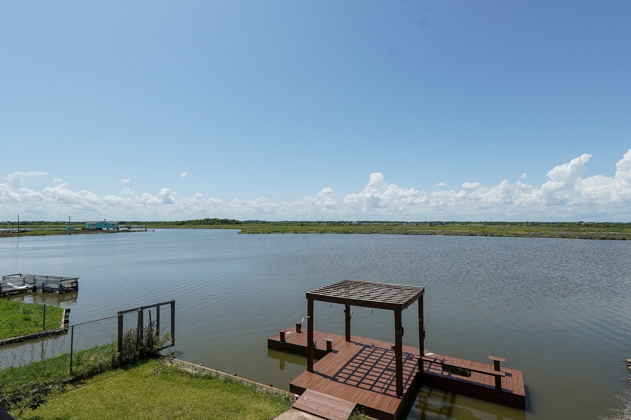 4702 Bayou Lane, Hitchcock, TX 77563