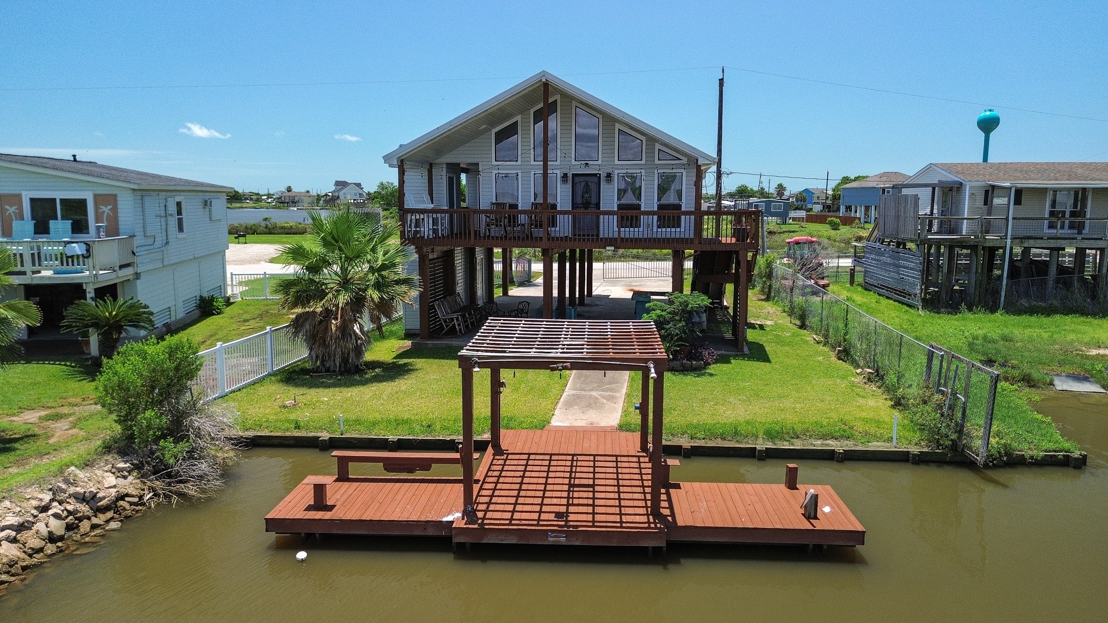 4702 Bayou Lane, Hitchcock, TX 77563 4702 Bayou Lane, Hitchcock, TX 77563