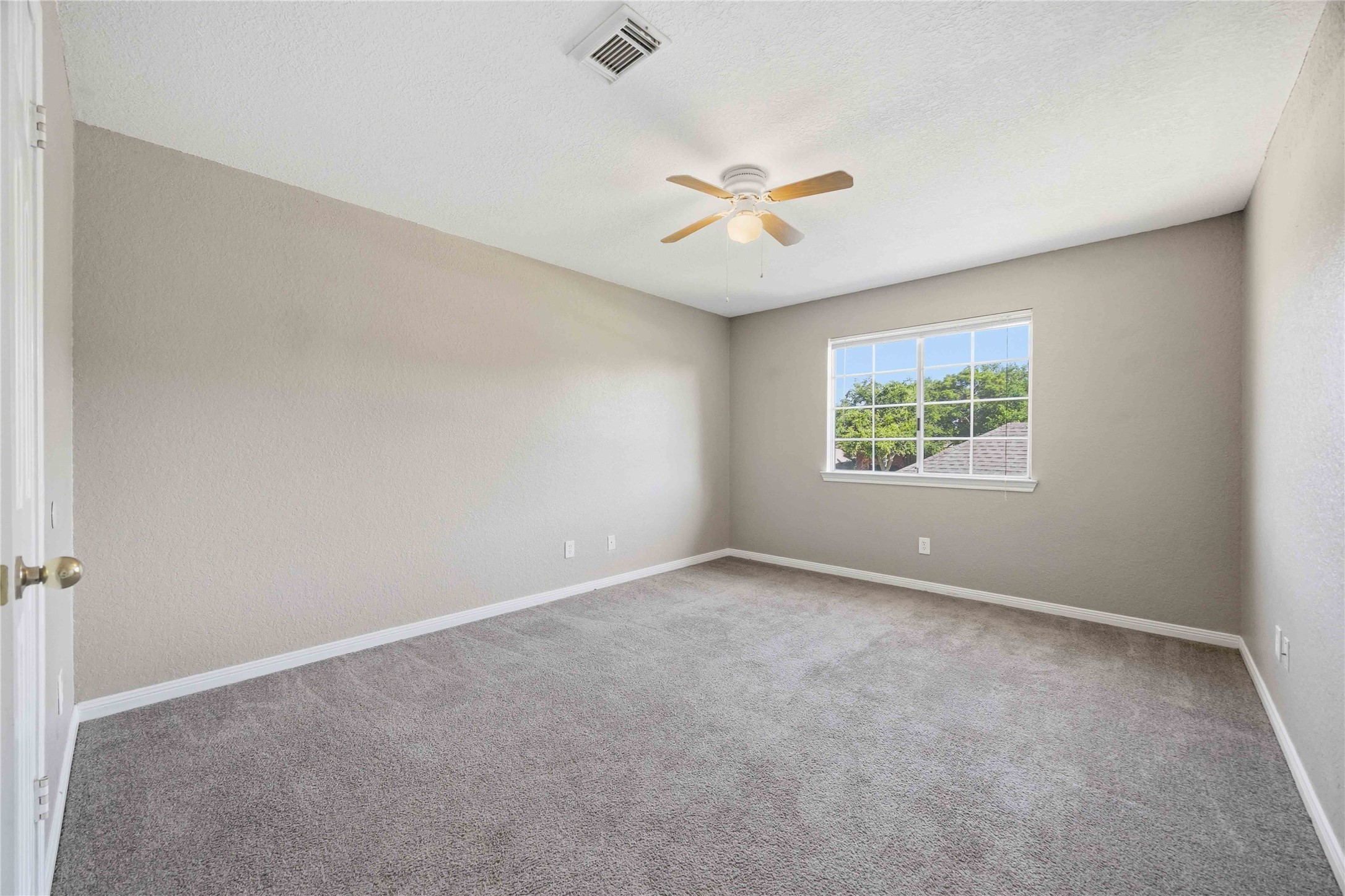 4712 Broadmoor Drive, League City, TX 77573