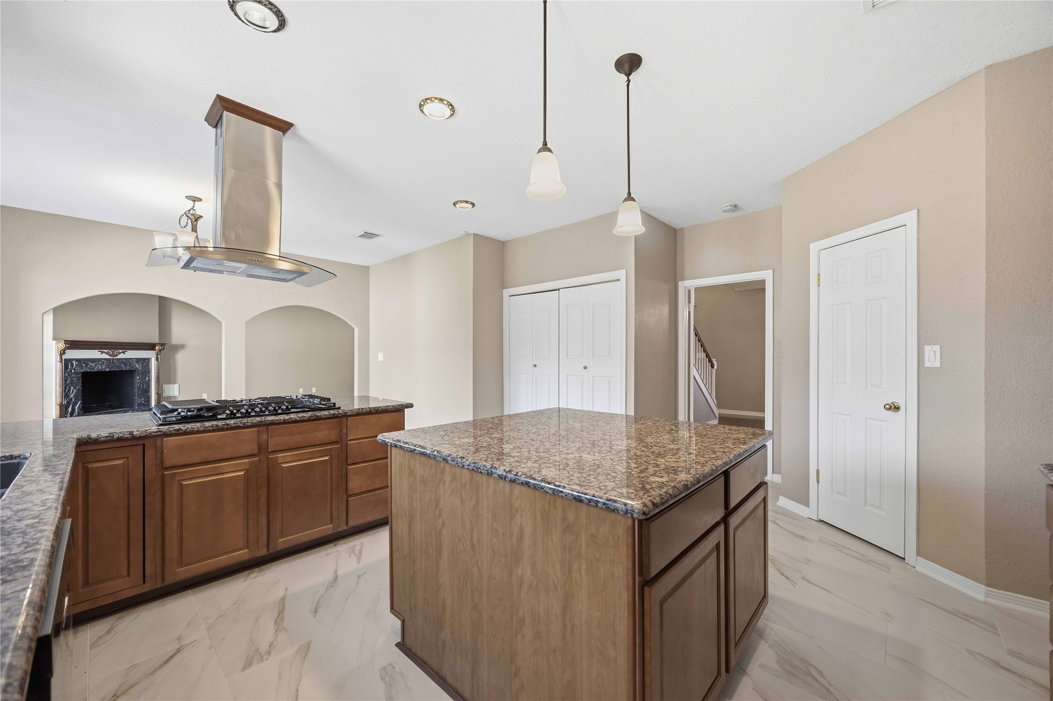4712 Broadmoor Drive, League City, TX 77573
