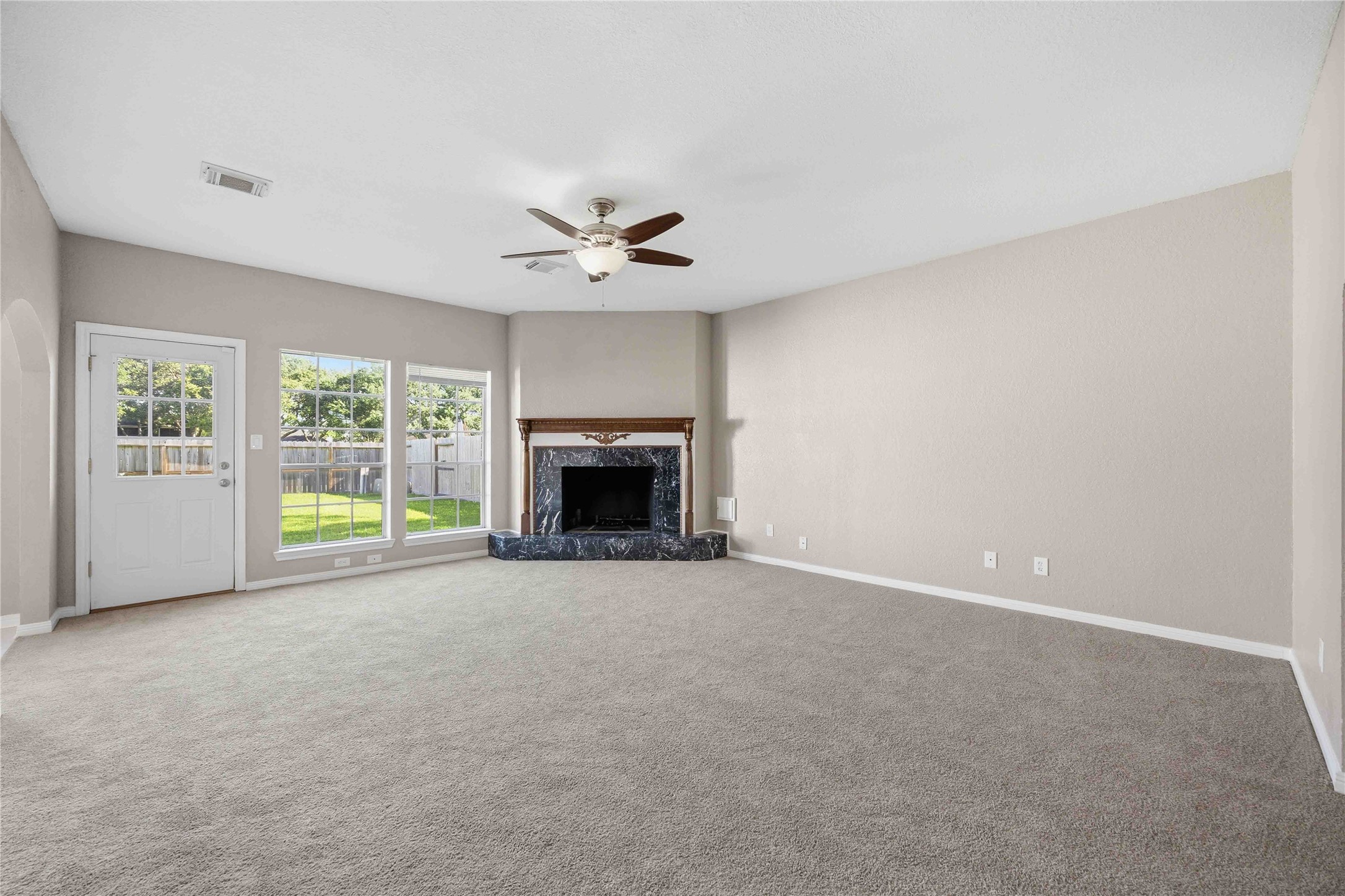 4712 Broadmoor Drive, League City, TX 77573