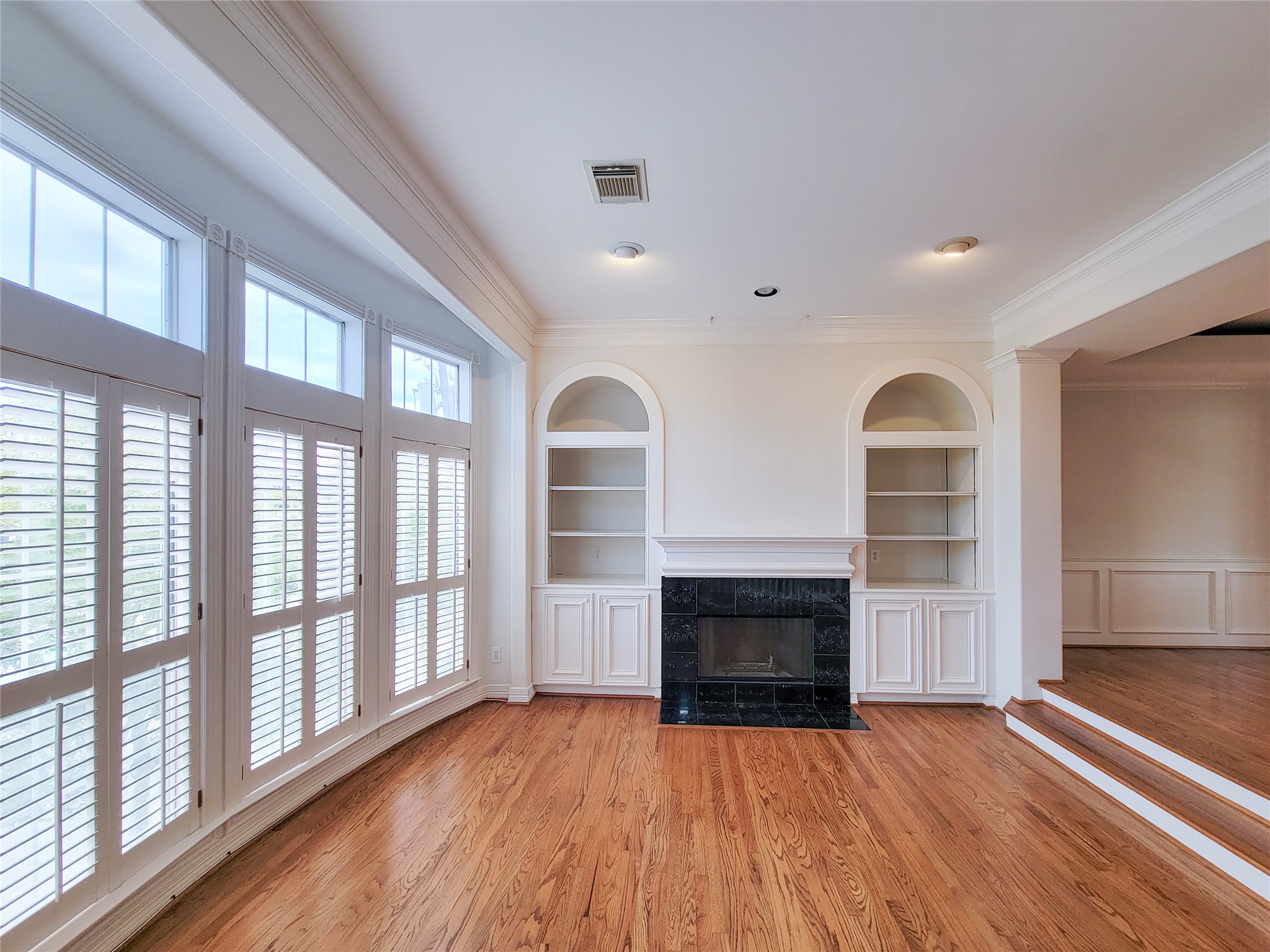2004 Mcduffie Street, Houston, TX 77019