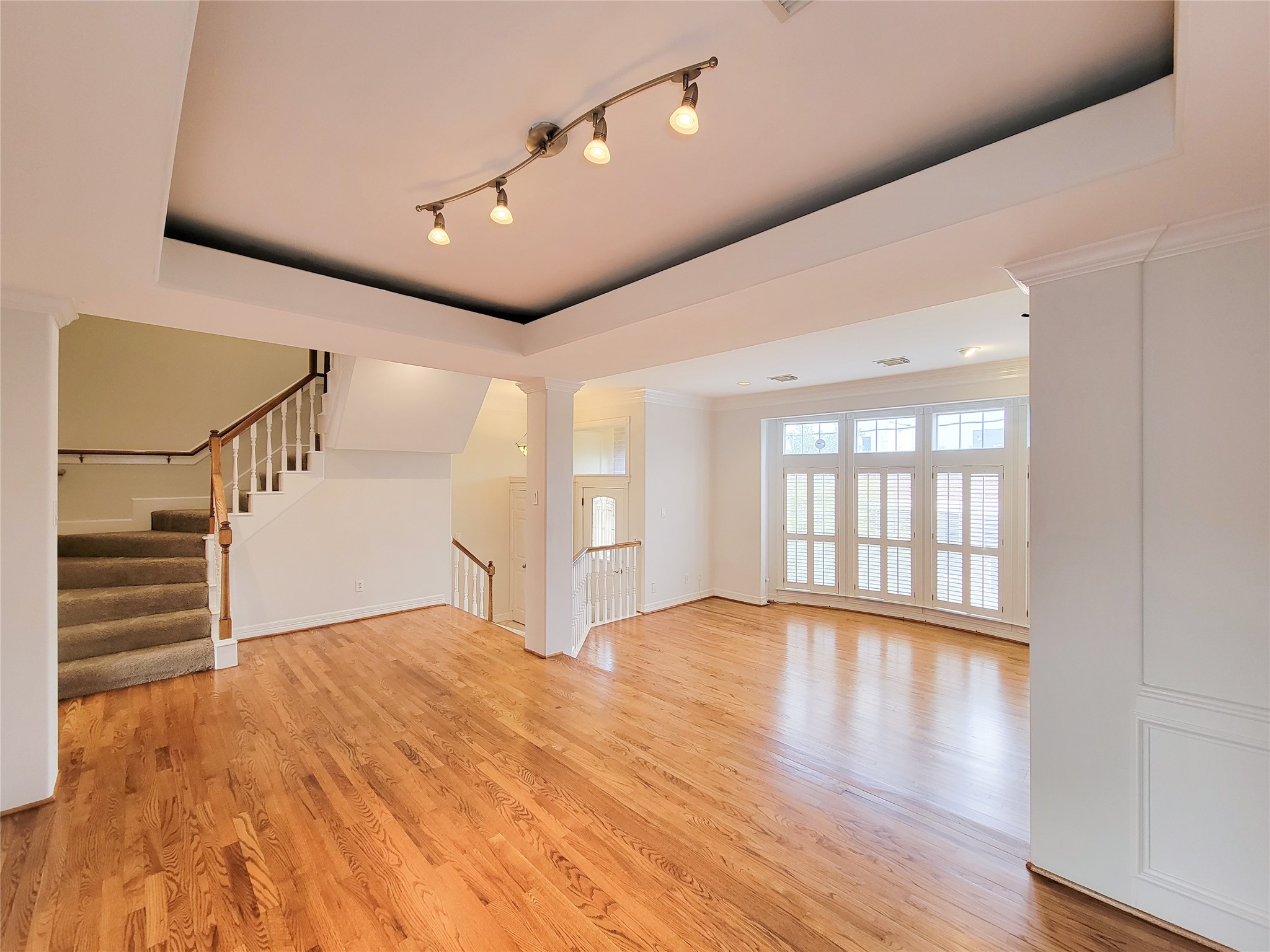 2004 Mcduffie Street, Houston, TX 77019