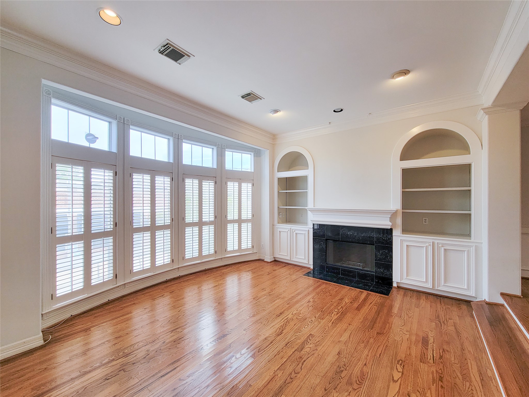 2004 Mcduffie Street, Houston, TX 77019