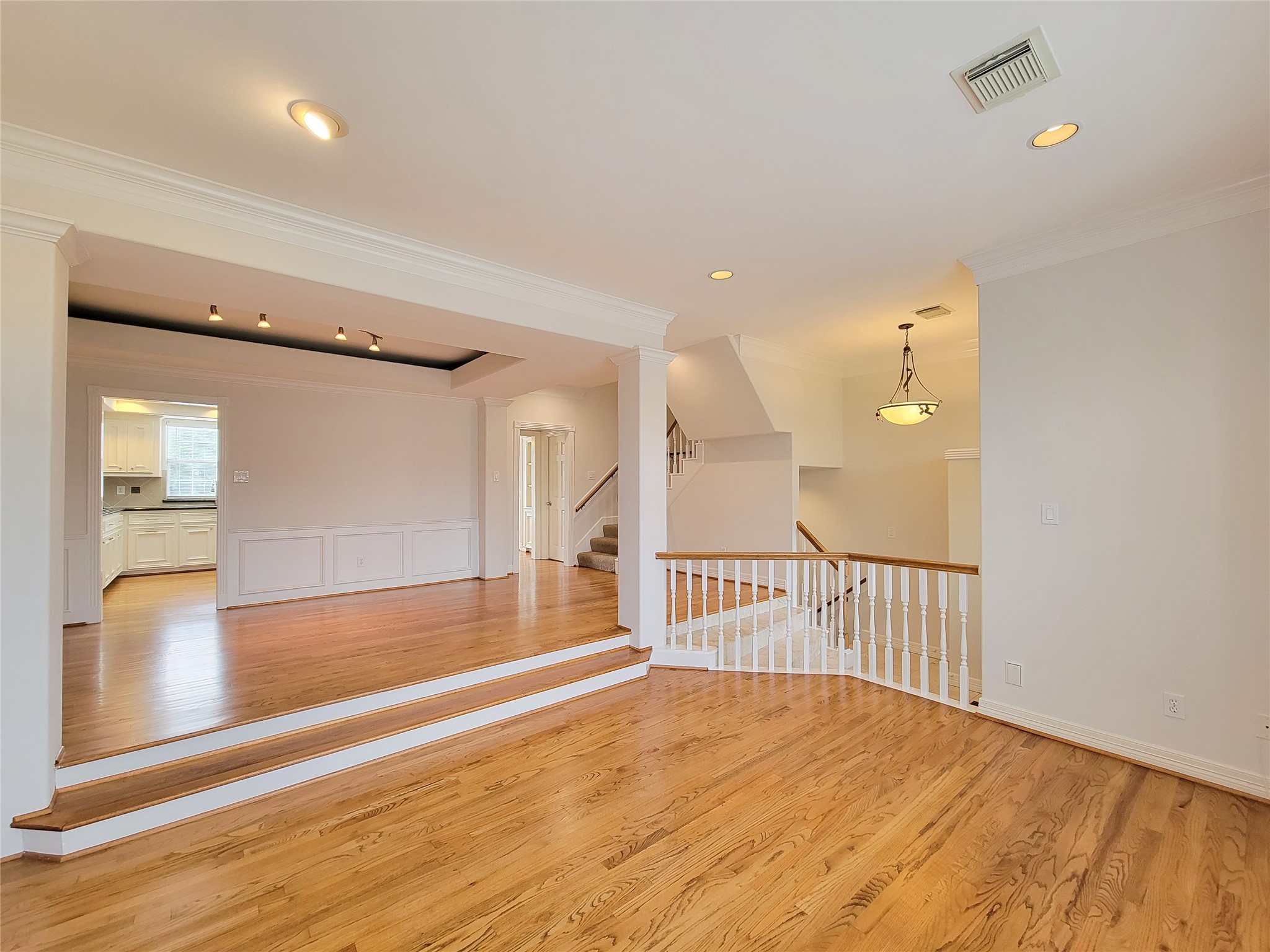 2004 Mcduffie Street, Houston, TX 77019