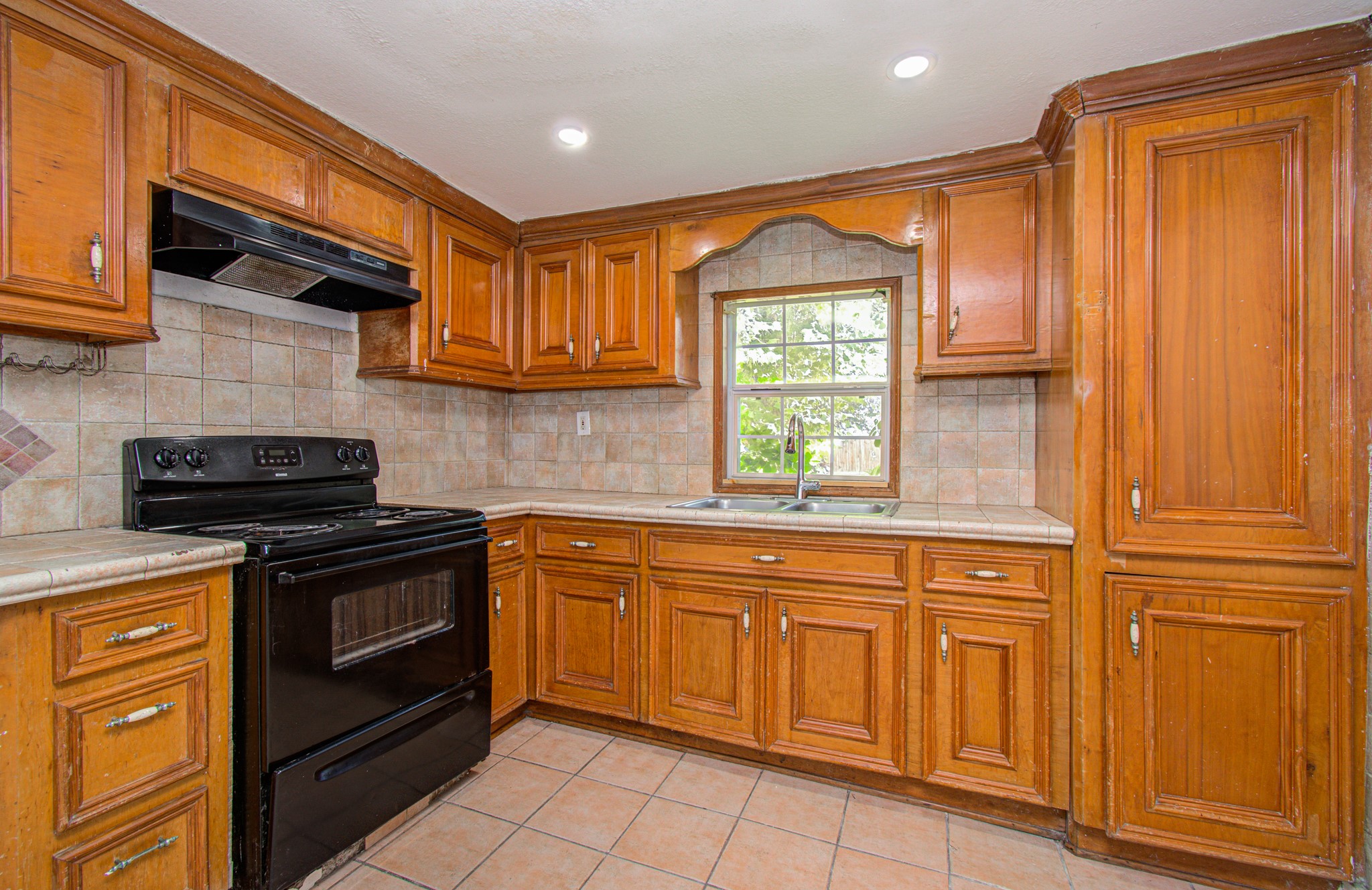 1016 Apache Street, Houston, TX 77022