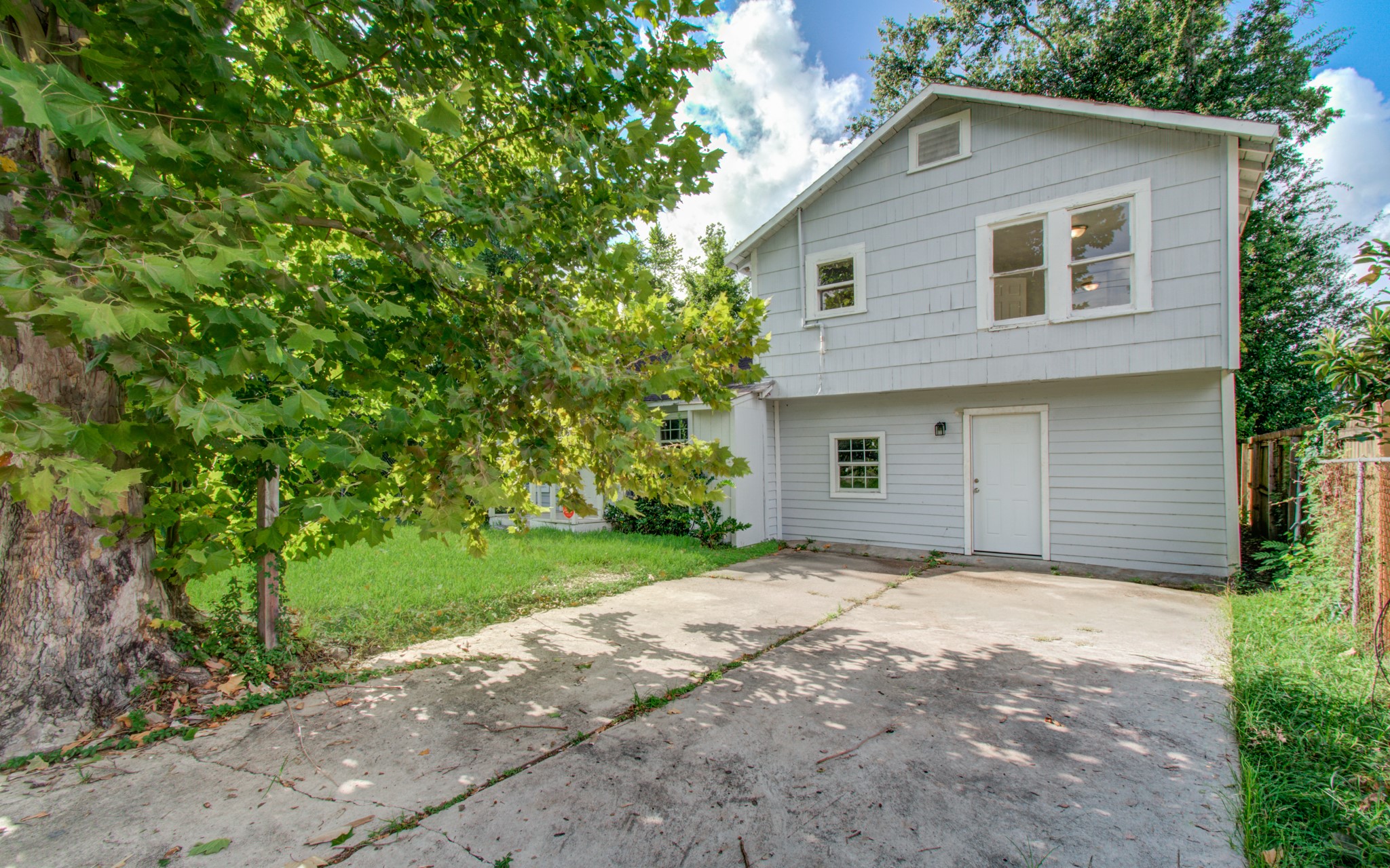 1016 Apache Street, Houston, TX 77022 1016 Apache Street, Houston, TX 77022