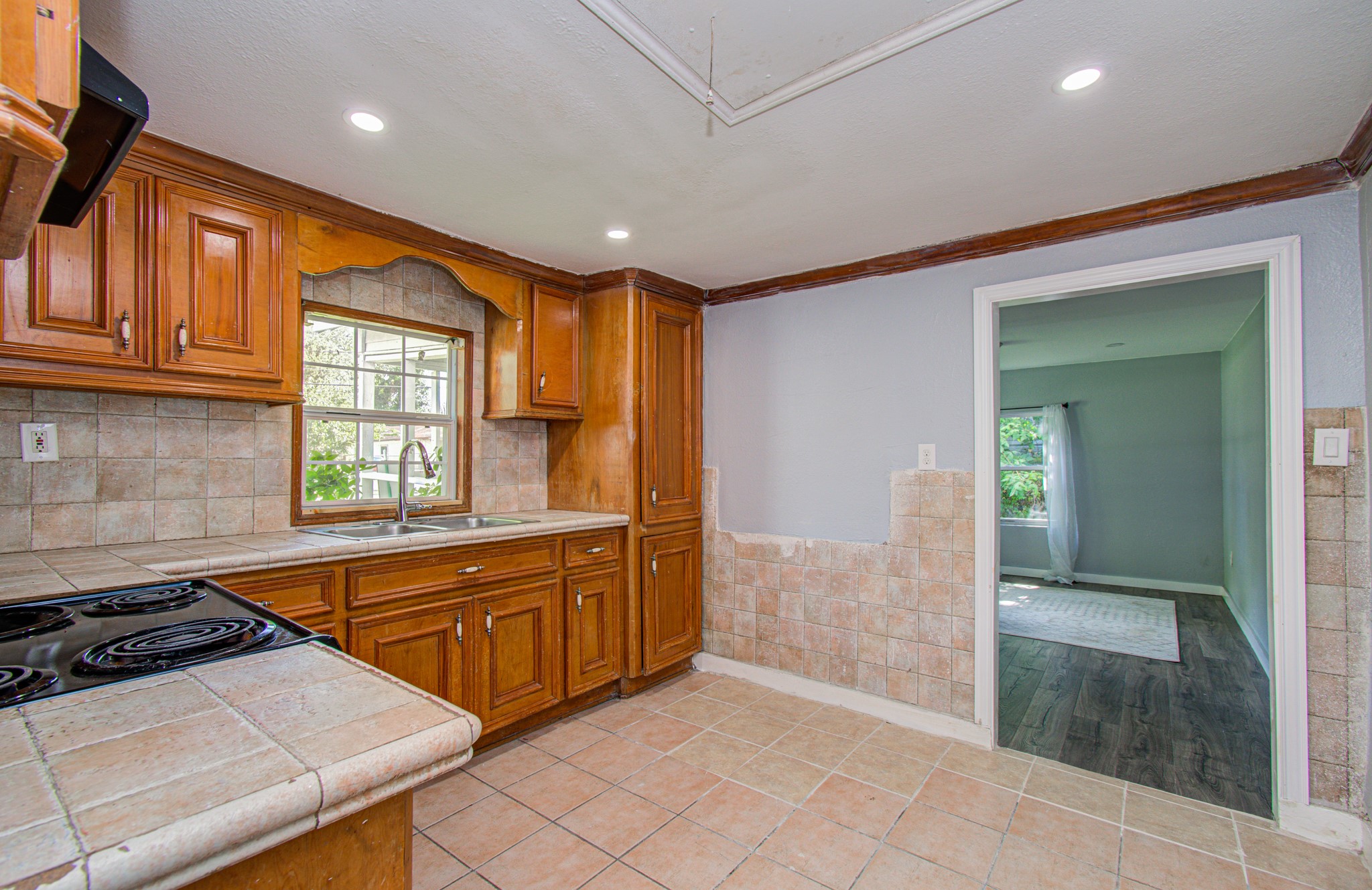 1016 Apache Street, Houston, TX 77022