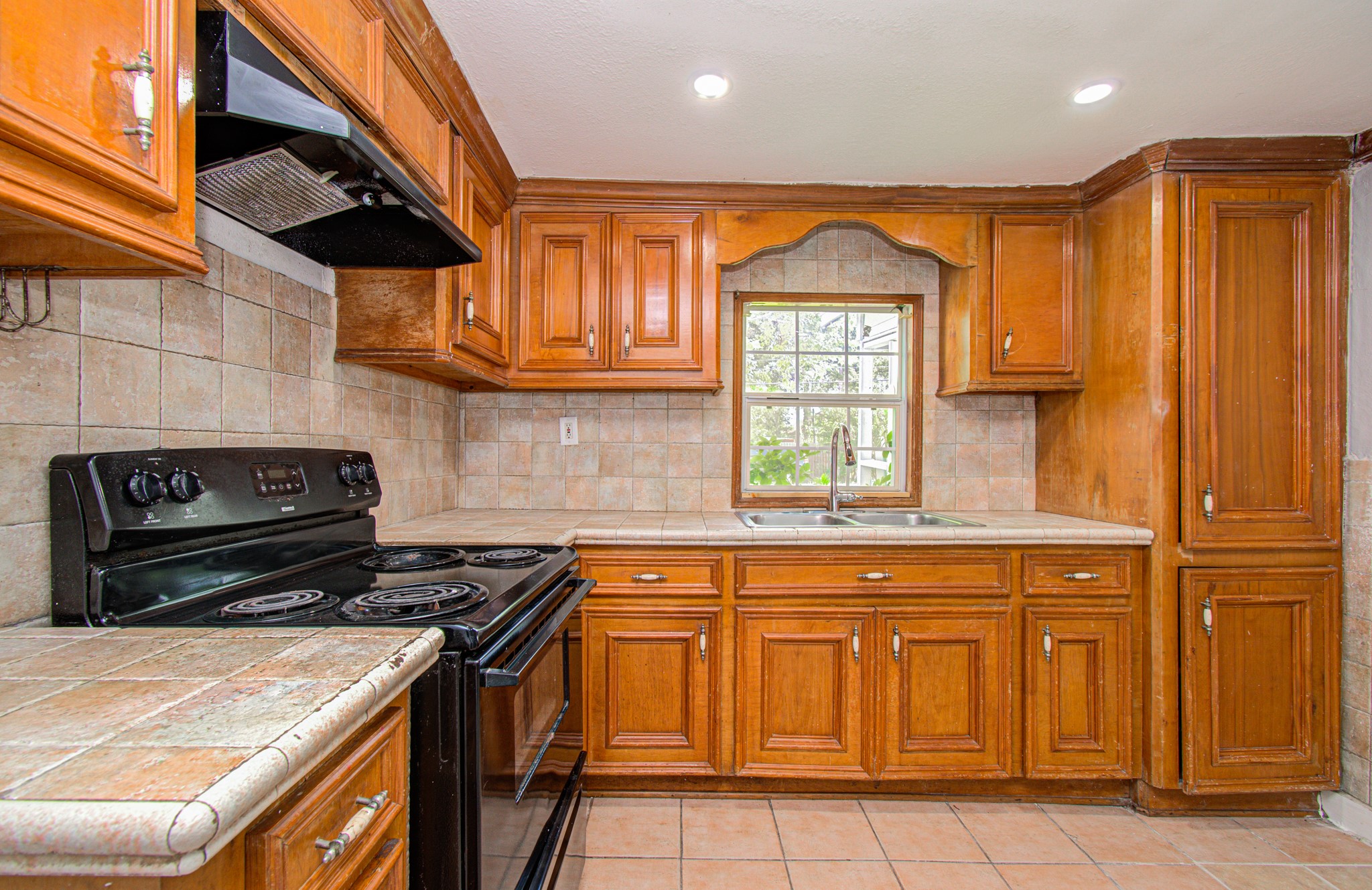 1016 Apache Street, Houston, TX 77022