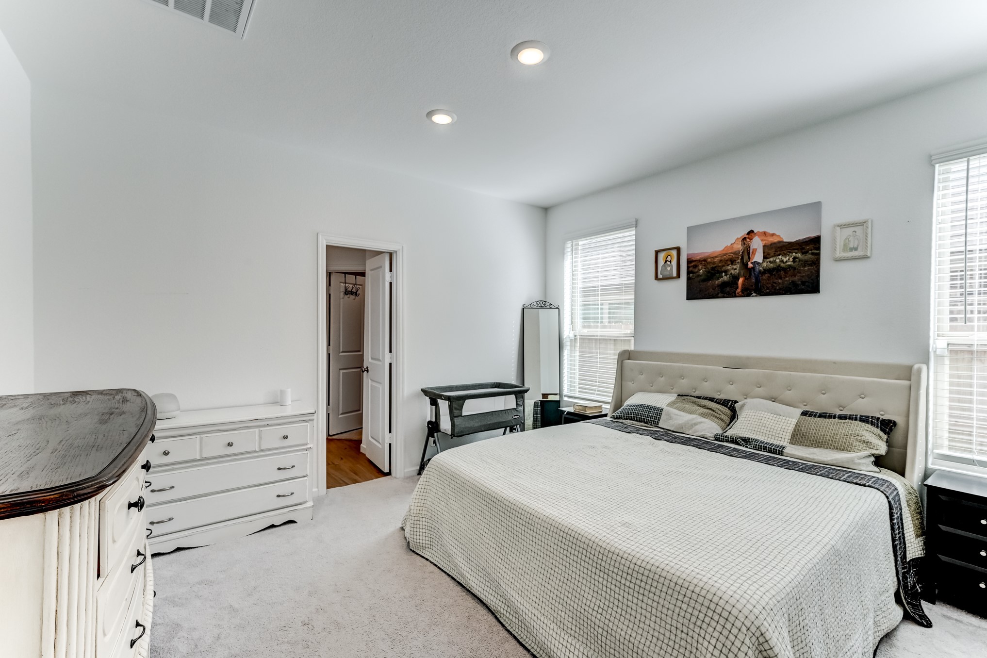 Primary bedroom - main level