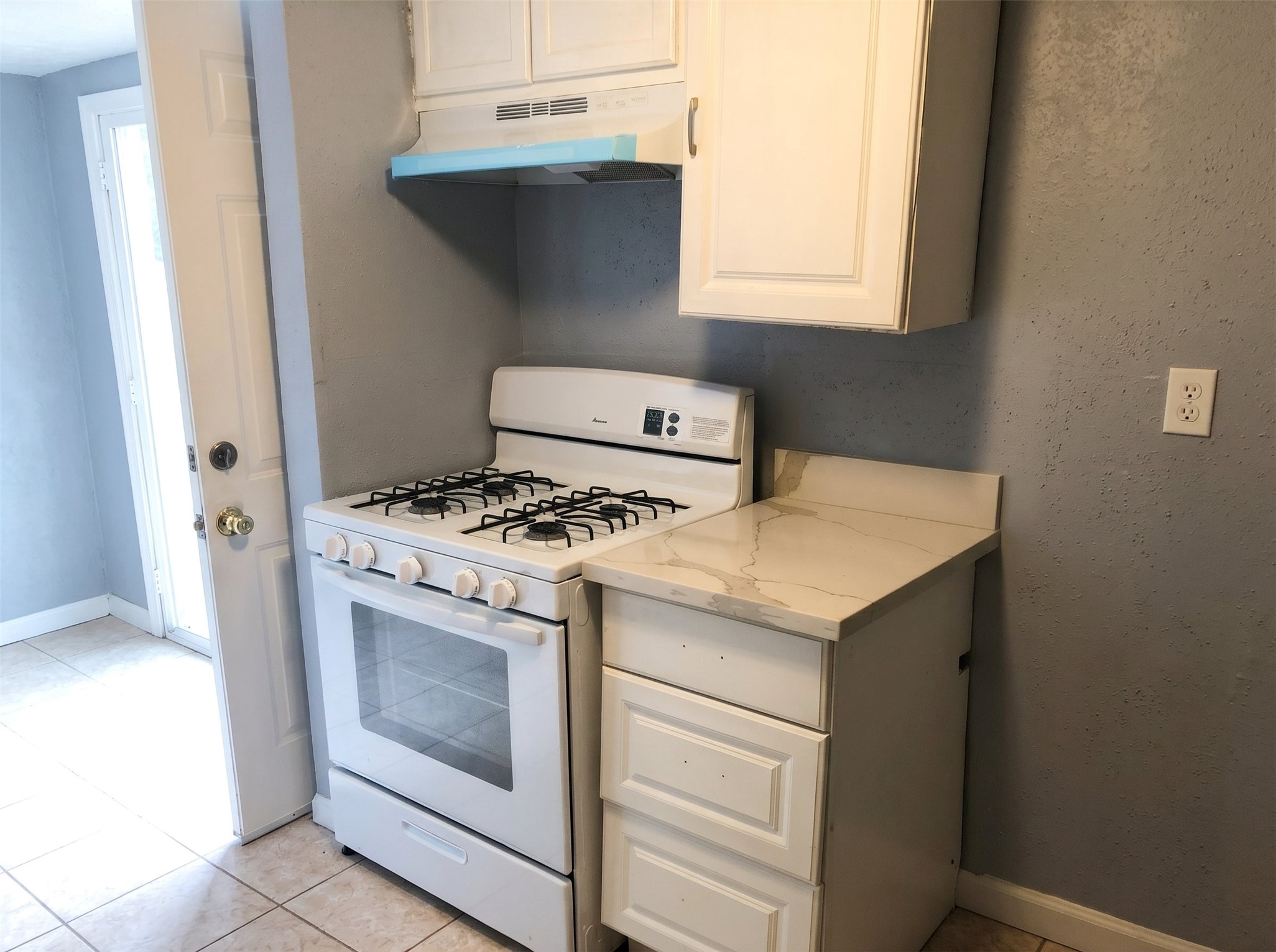 9714 Galaxy Street, Houston, TX 77078 9714 Galaxy Street, Houston, TX 77078