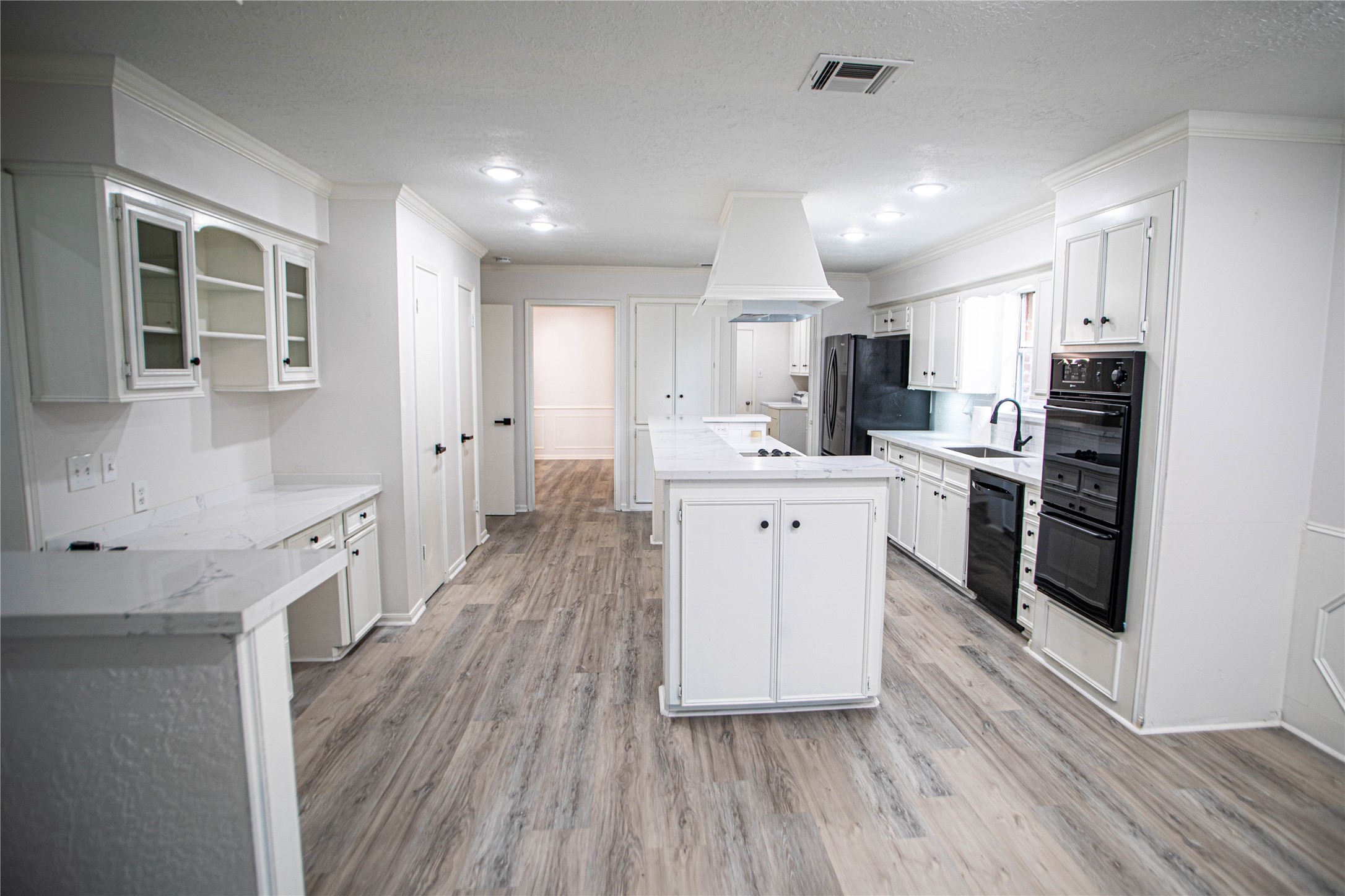 10710 Sandy Shoals Drive, Houston, TX 77071