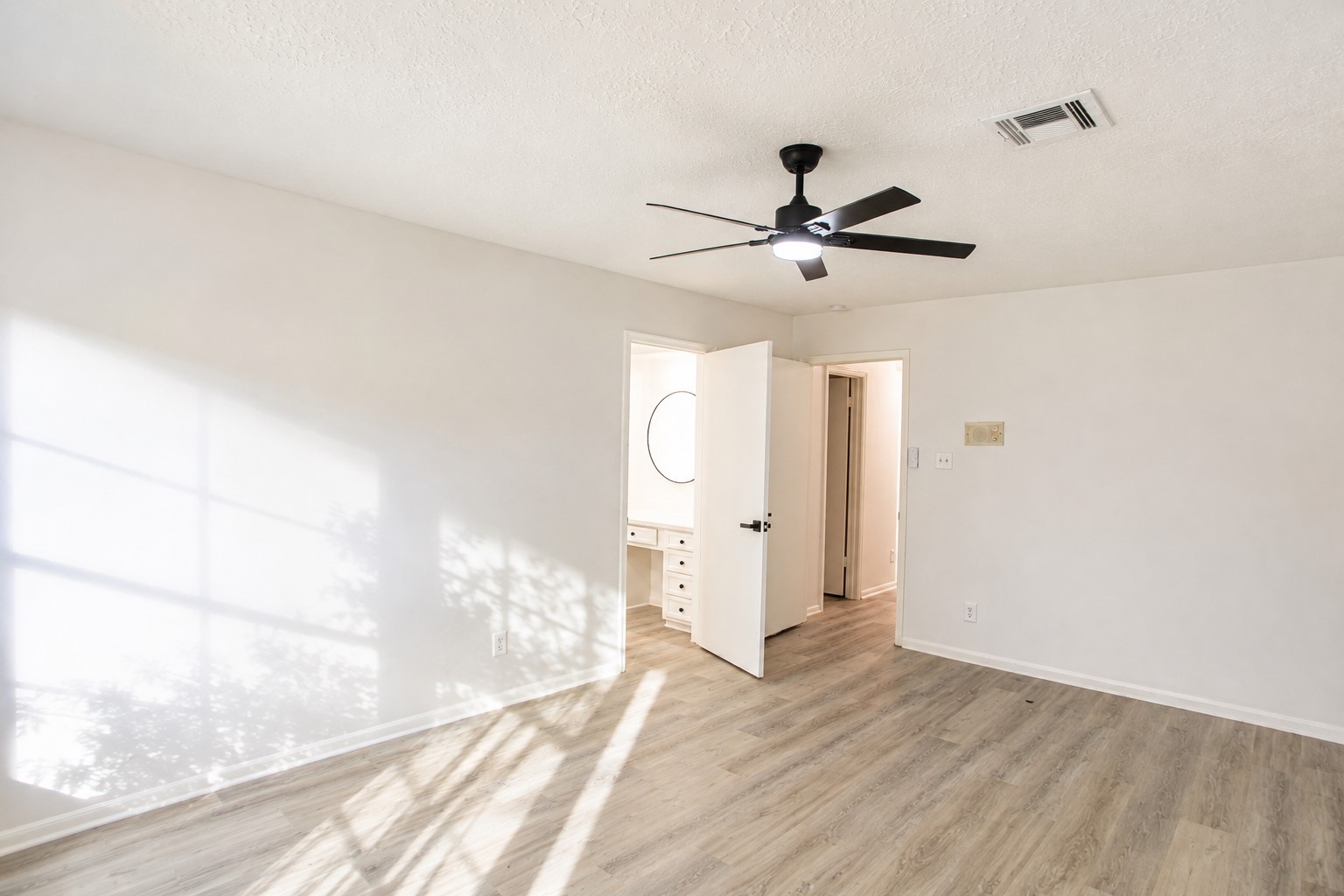 10710 Sandy Shoals Drive, Houston, TX 77071