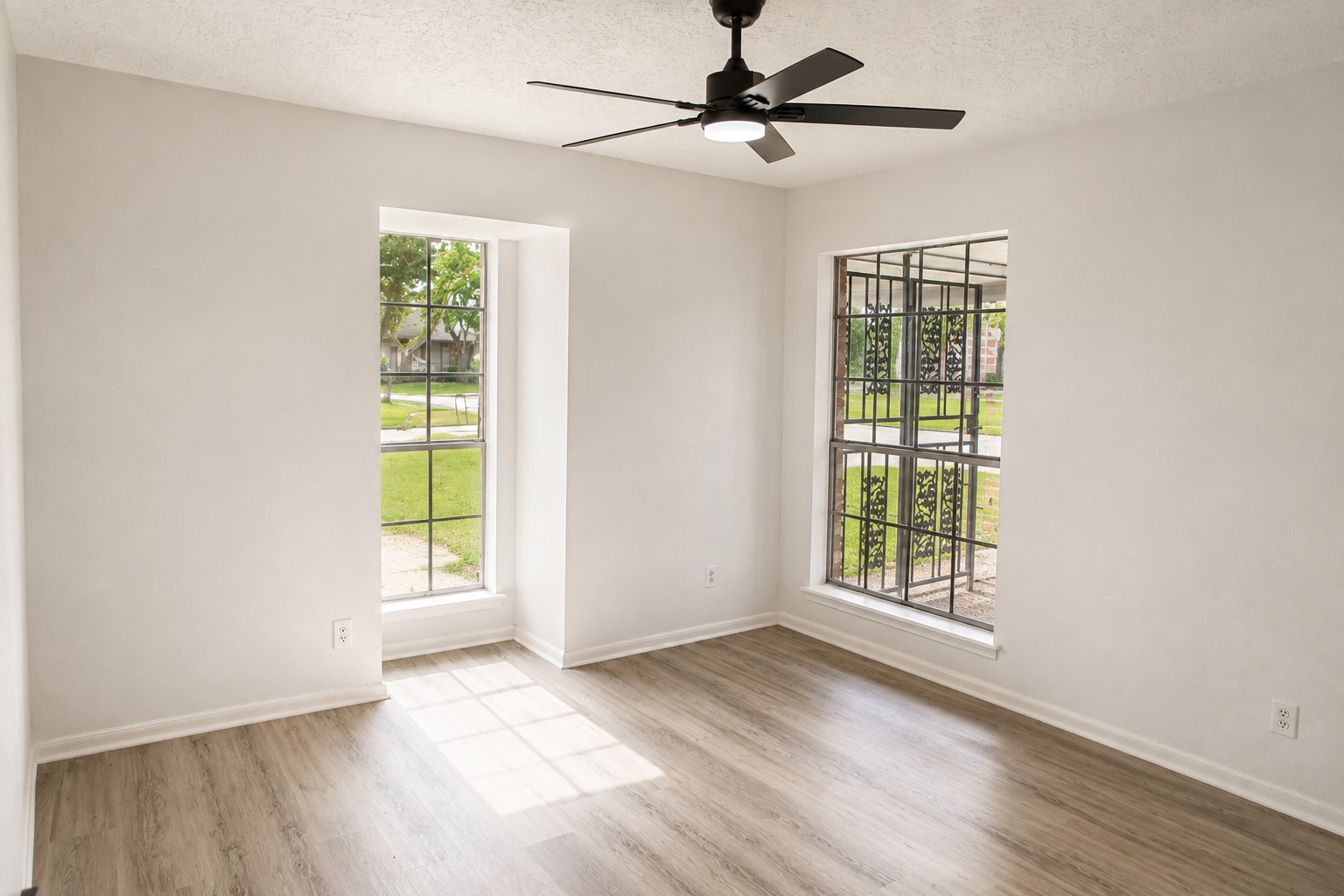 10710 Sandy Shoals Drive, Houston, TX 77071