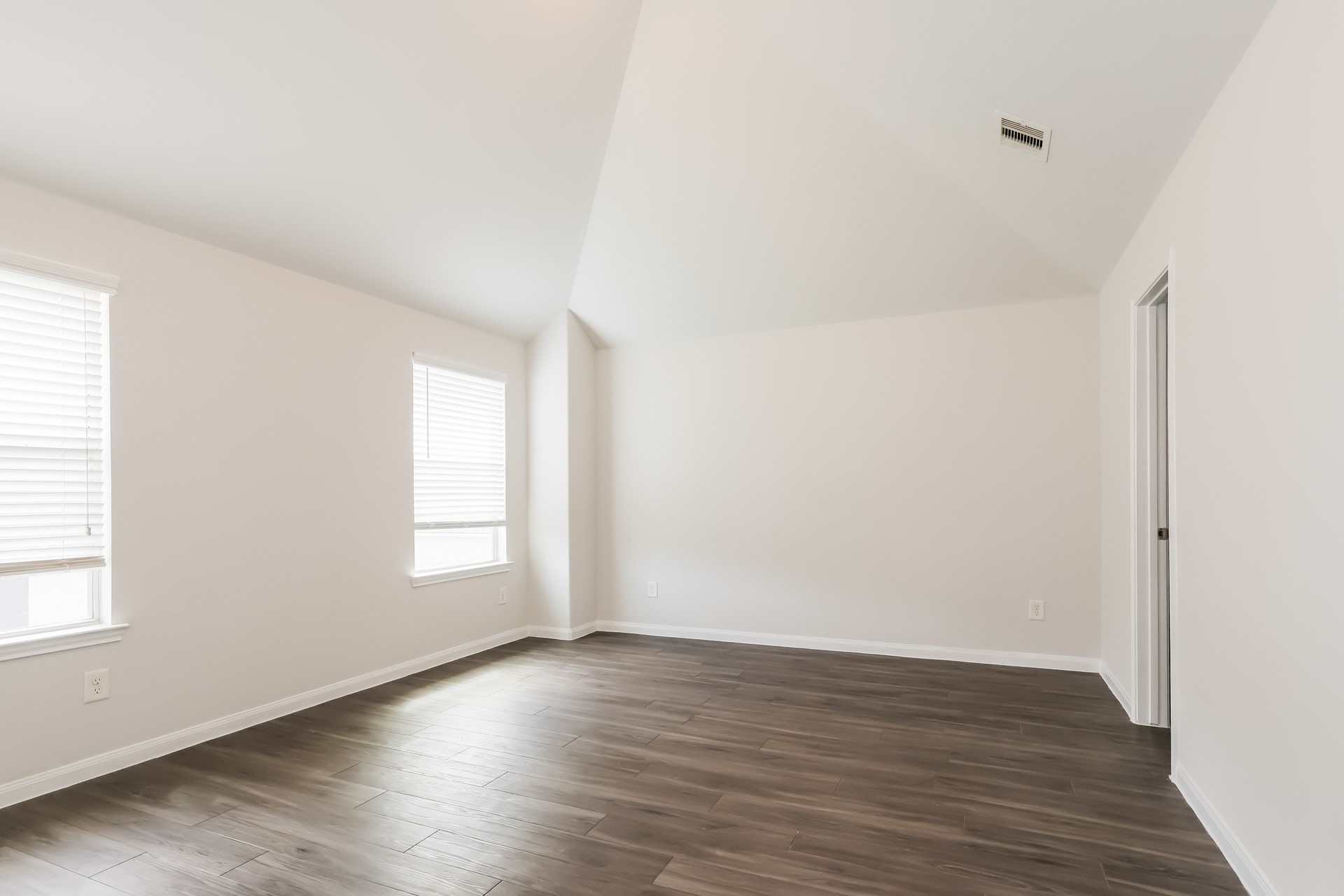 Photos may be representative of the floor plan and not the exact home. Finishes, layout, and features of the actual property for lease may vary. Photos may be representative of the floor plan and not the exact home. Finishes, layout, and features of the actual property for lease may vary.