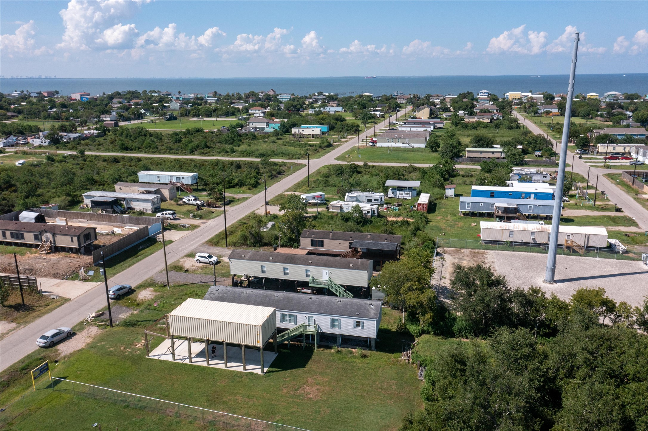 435 16th Street, San Leon, TX 77539