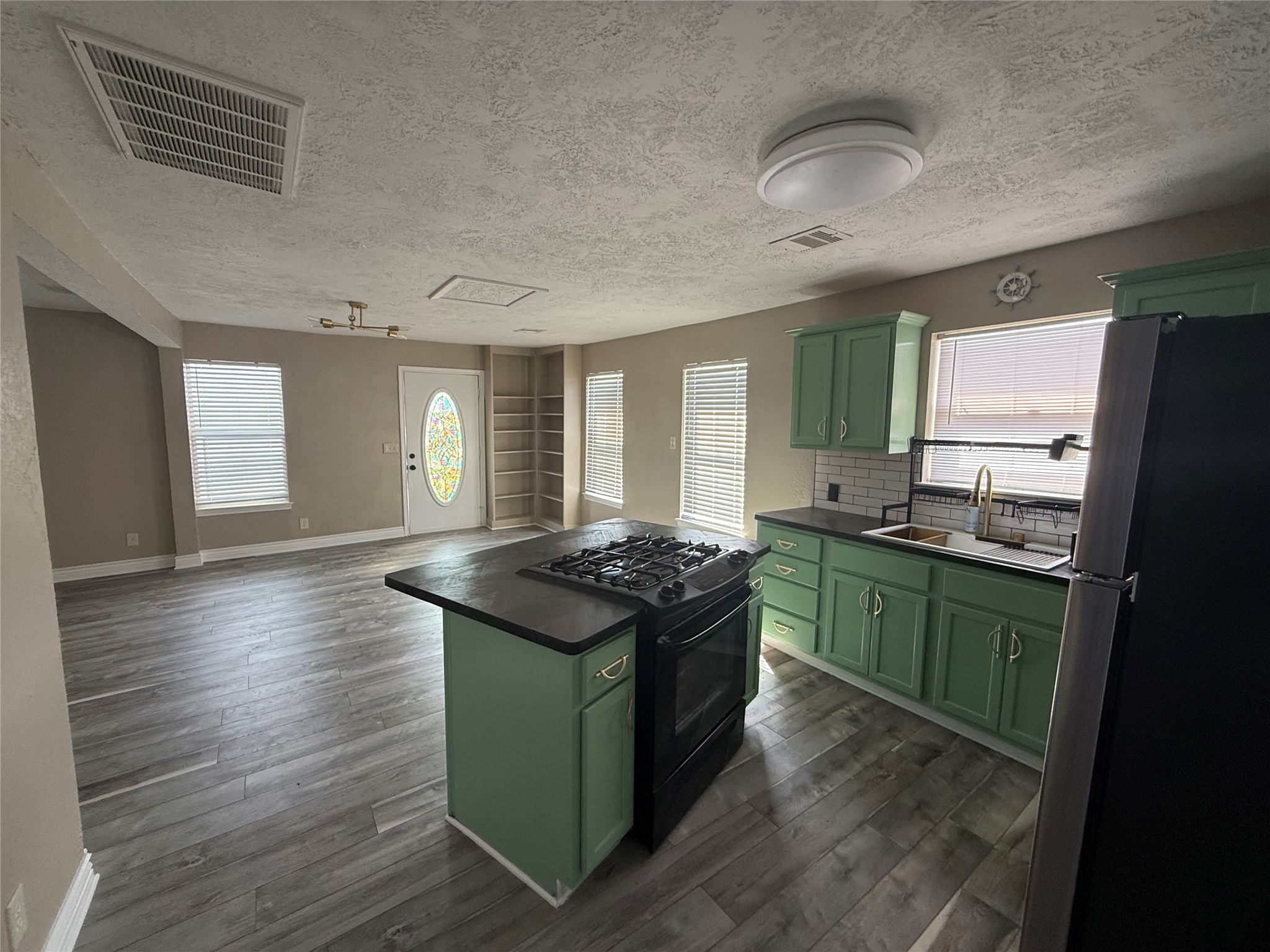 642 5th Street, San Leon, TX 77539 642 5th Street, San Leon, TX 77539