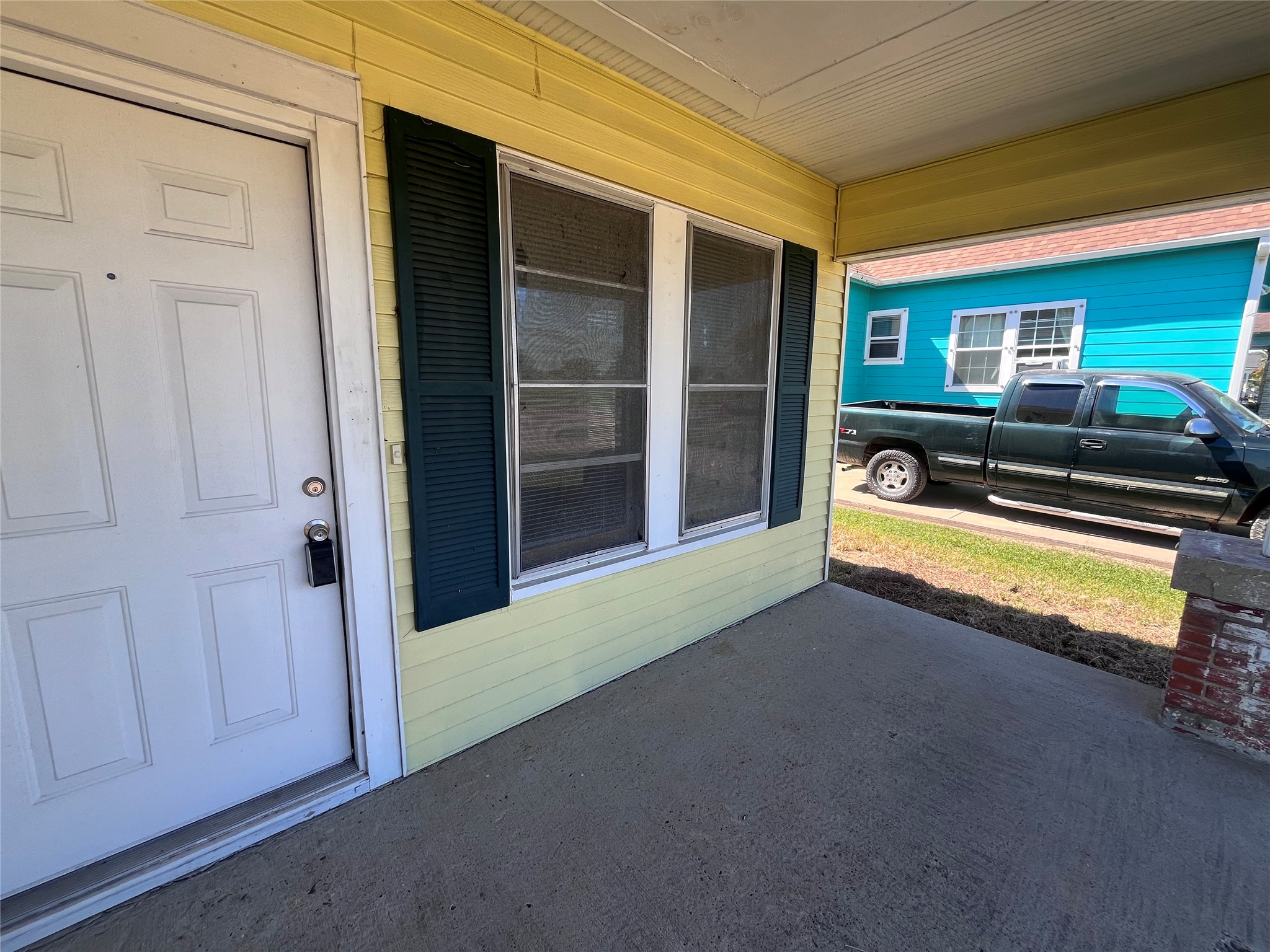 1211 W 2nd Street, Freeport, TX 77541