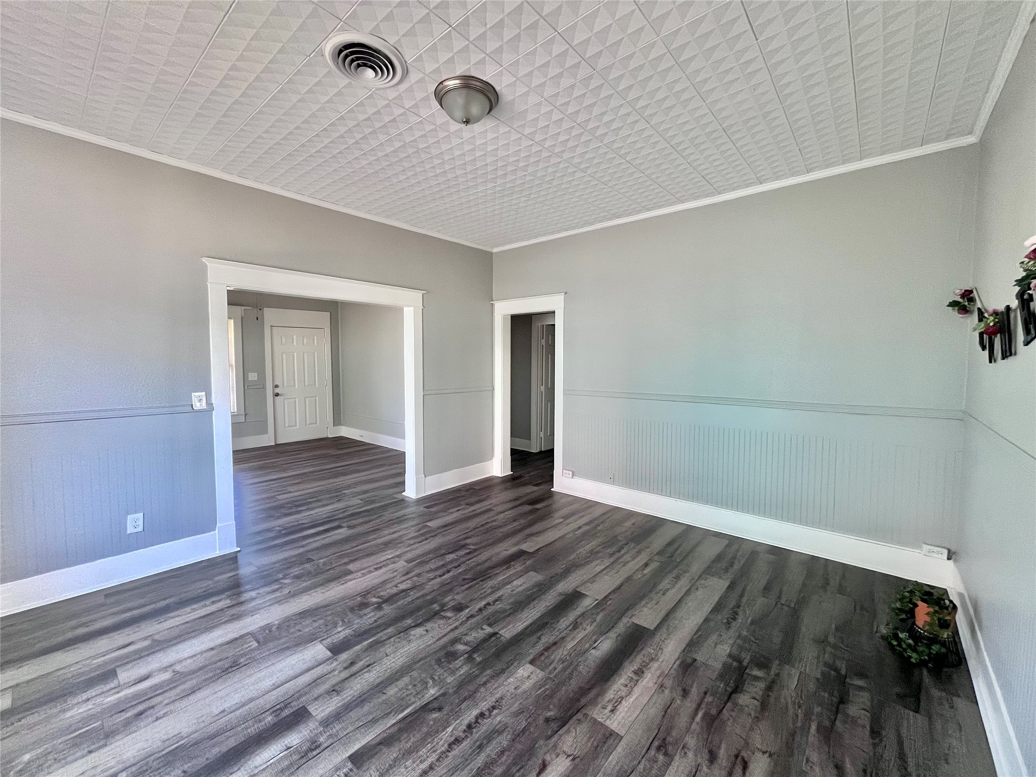 secondary living area letf corner